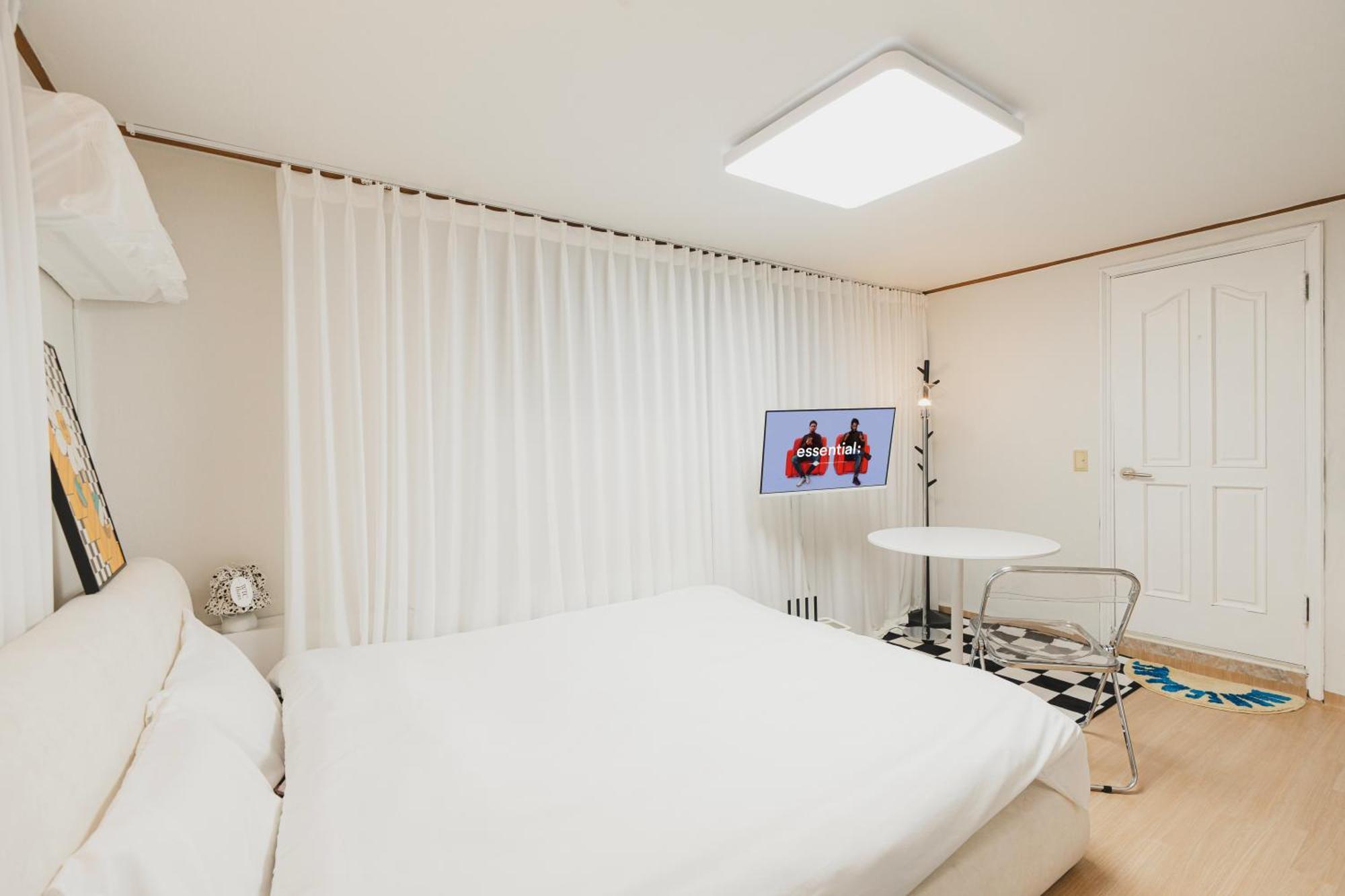 Villa Near Hongdae Station, 30sec On Foot *