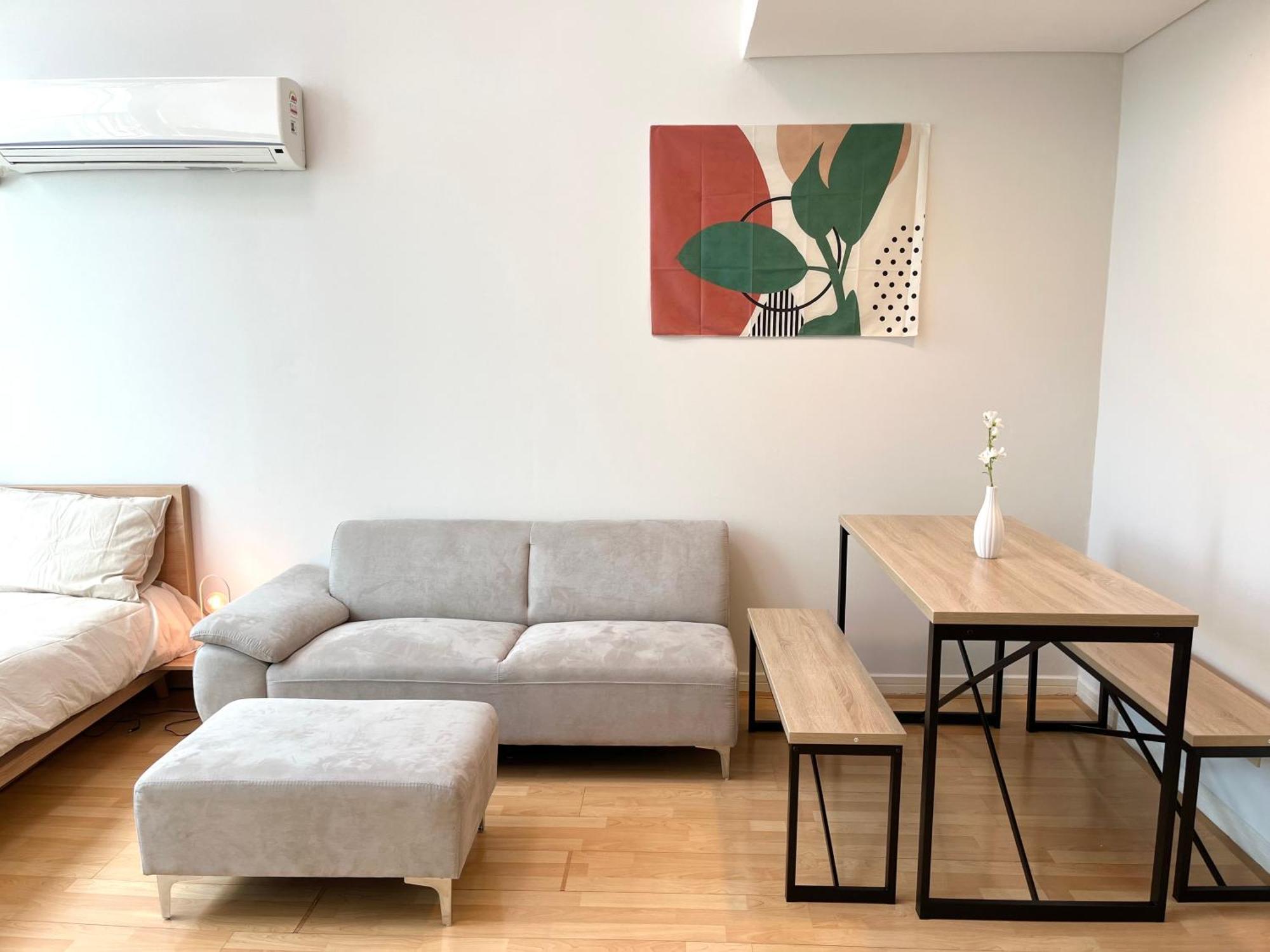 Hongdae Station Loft Apartment *