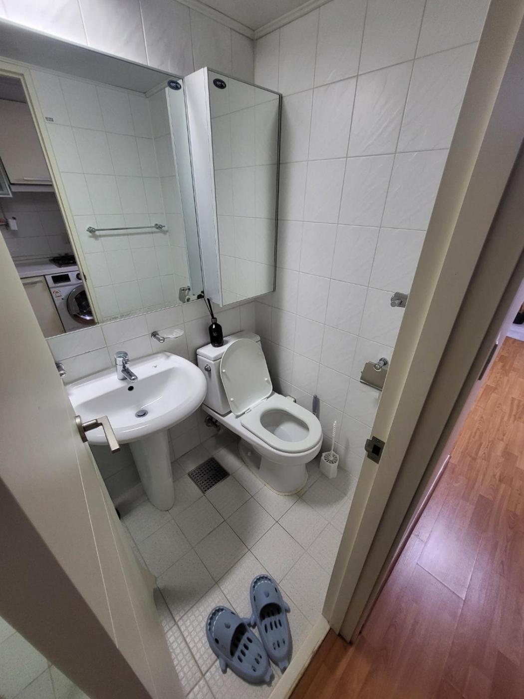 2-2401 #gangnam Stn, 5-min #yeoksam Stn, 3-min #ott #concierge Gangnam Managed Apartment *