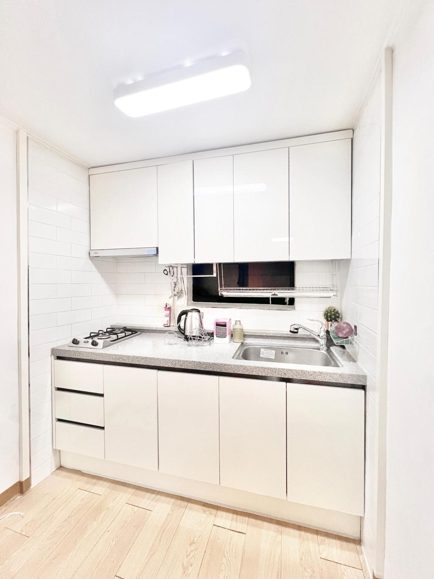 Villa Joy-30sec From Hongdae Subwaystop-elevator *