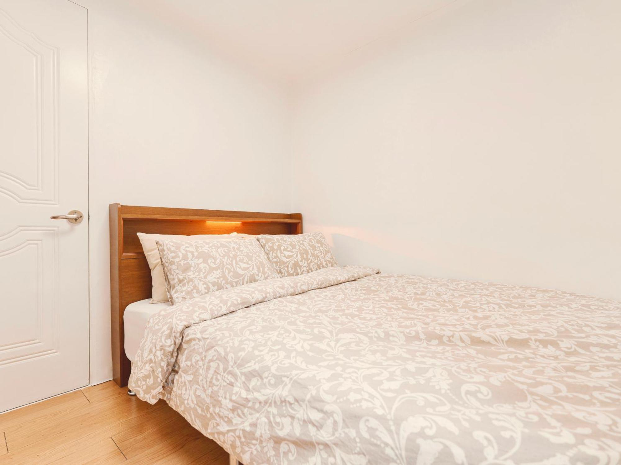 Villa Joy-30sec From Hongdae Subwaystop-elevator *