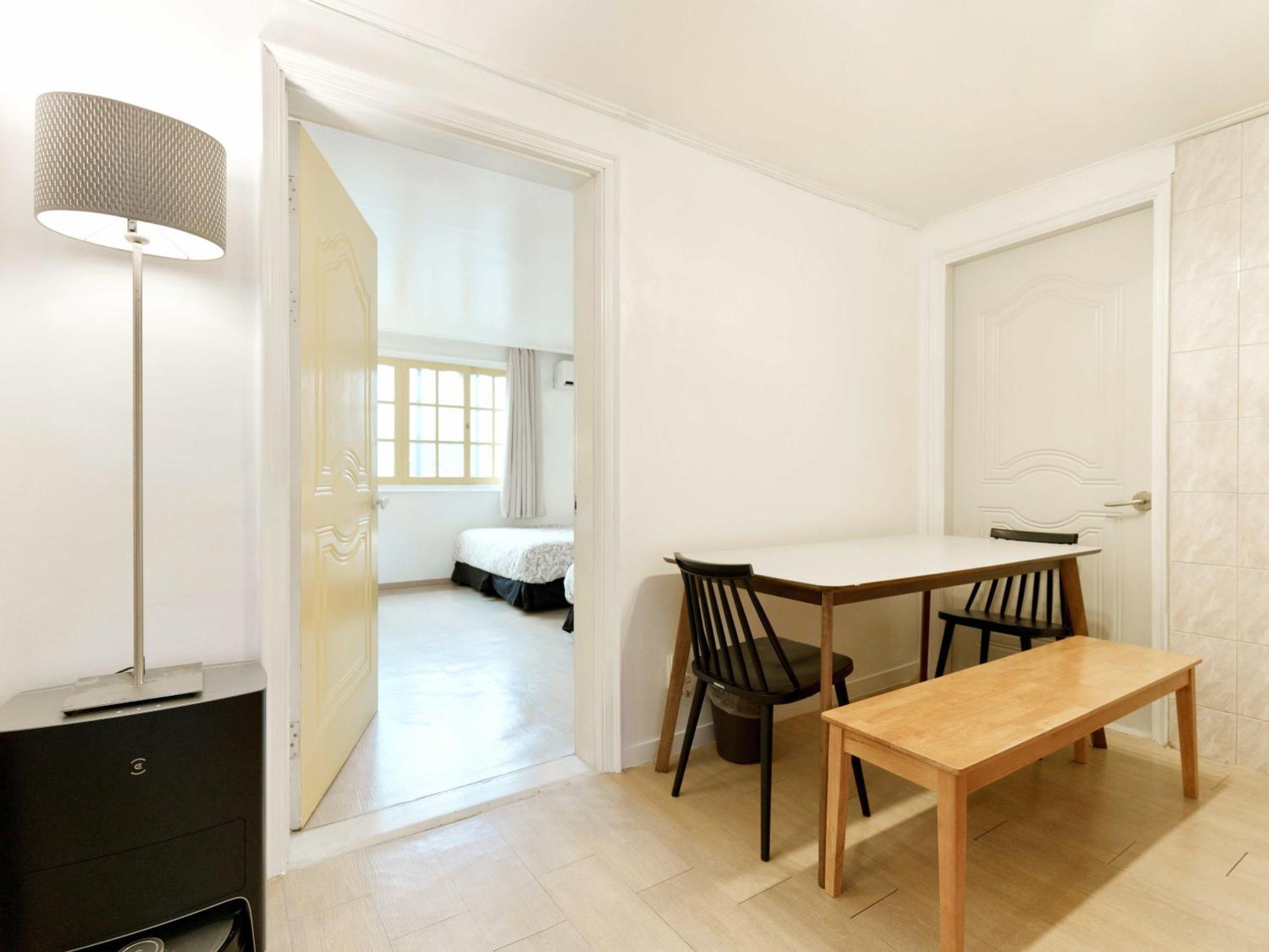 Villa Joy-30sec From Hongdae Subwaystop-elevator Seoul