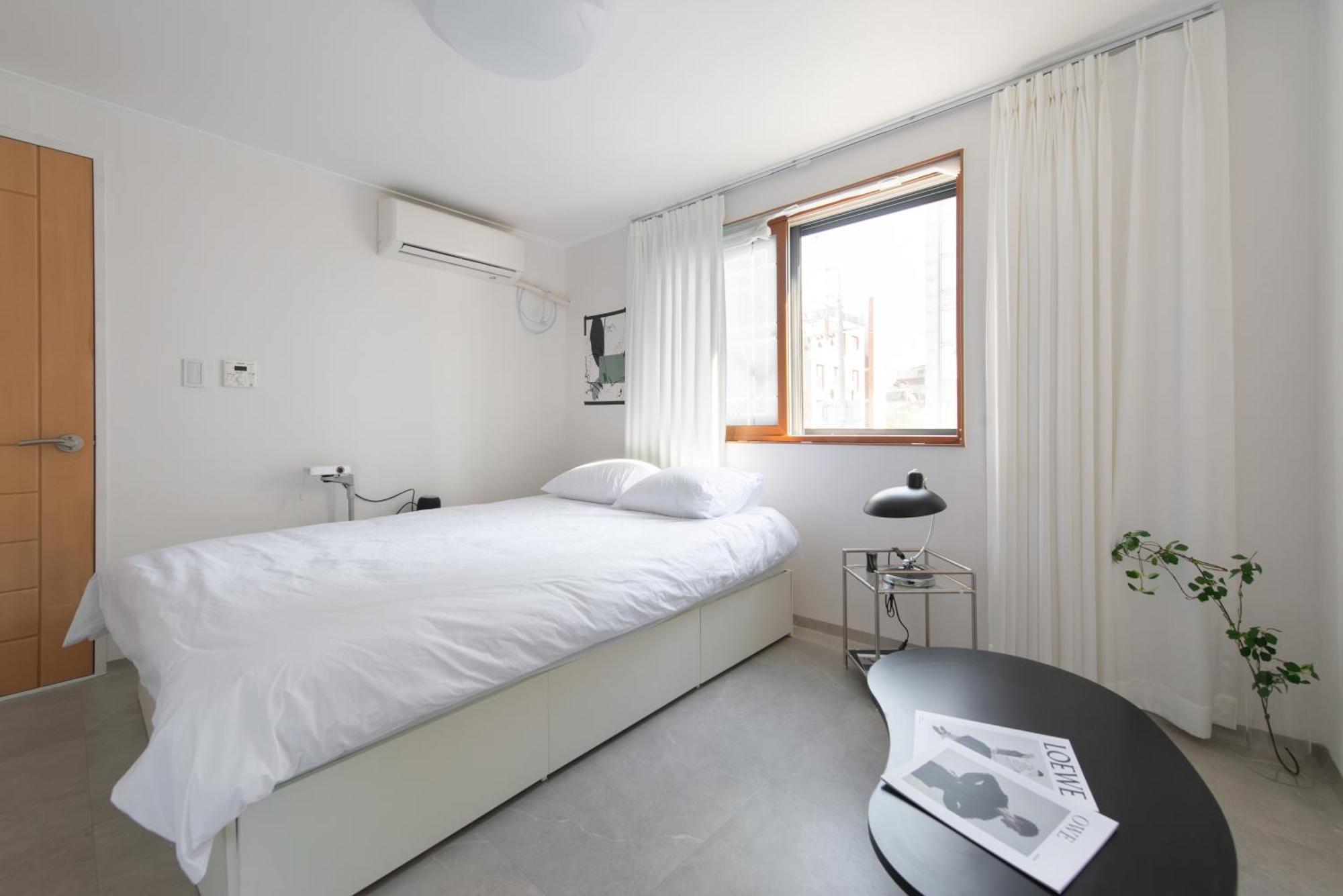 Villa National 7 Minutes Walk, 3 Minutes For Airport Bus, 20 Minutes For Gangnam Subway Seoul