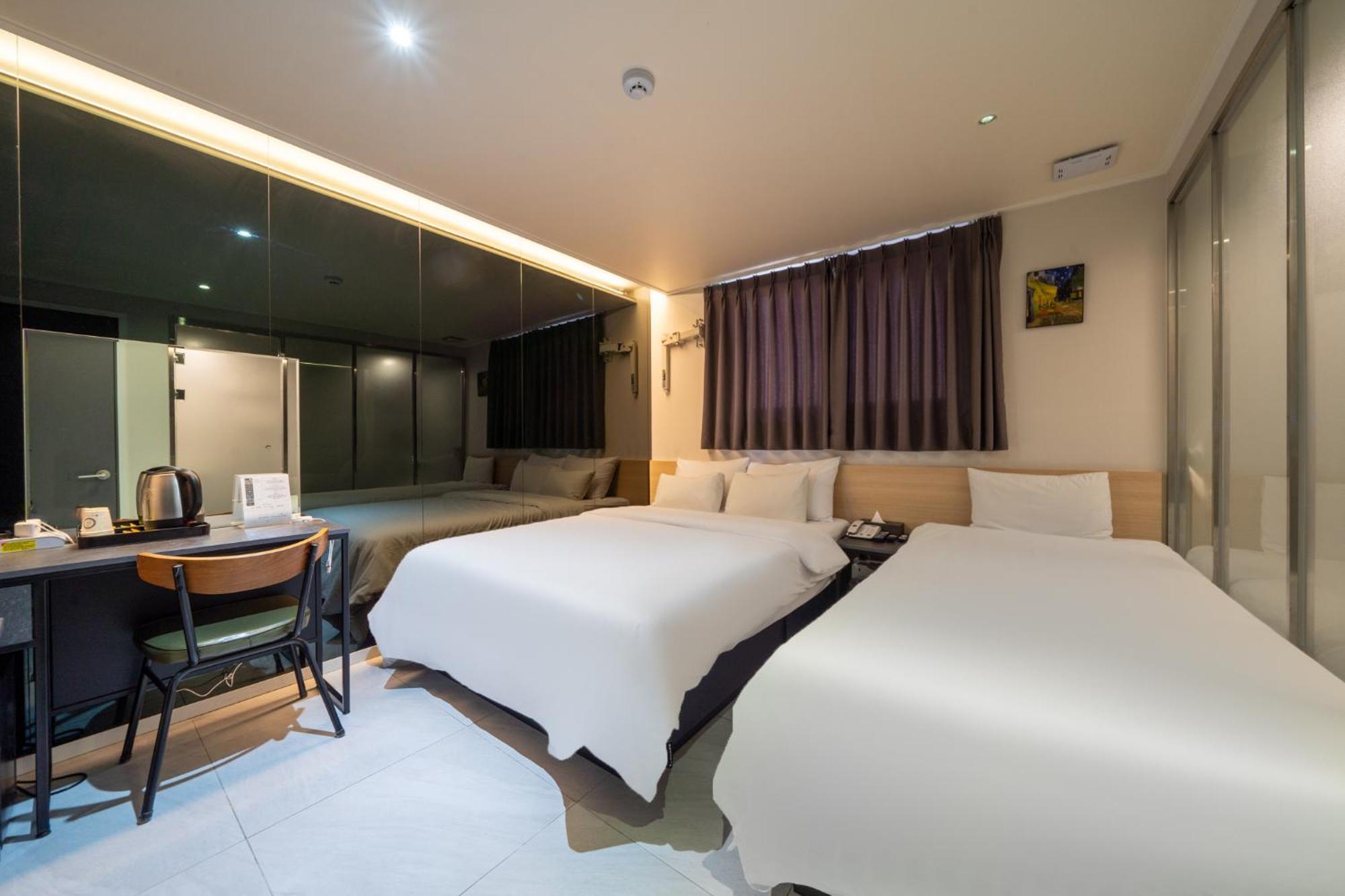 Mnlucky Hotel 3*