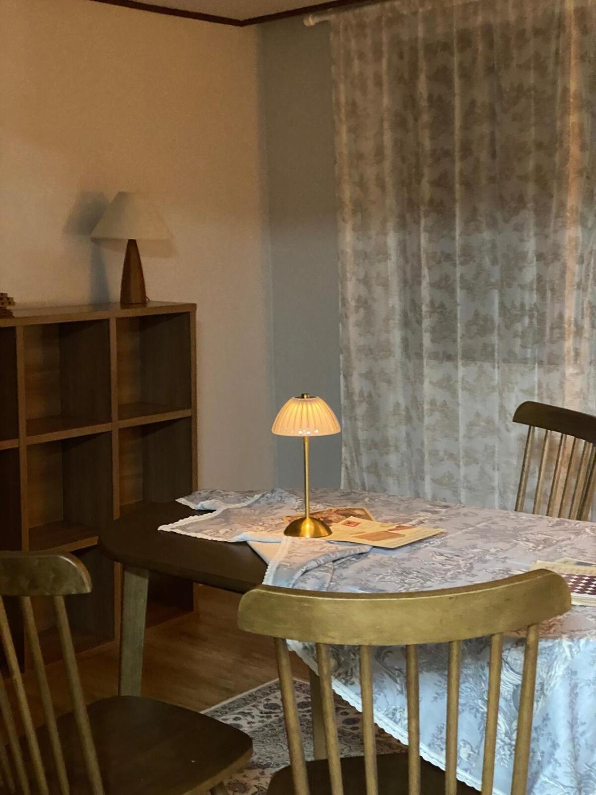 Apartment # Hongdae 10 Minutes # 4 For 12 People # Hongje Station 5 Minutes