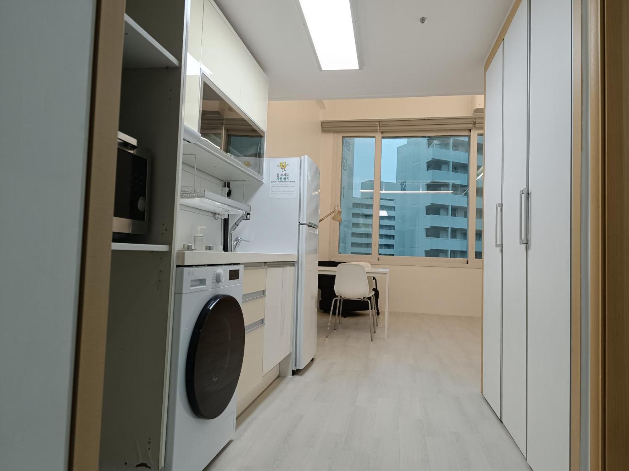 Minimalism 6 Next To Gimpo Airport Apartment *