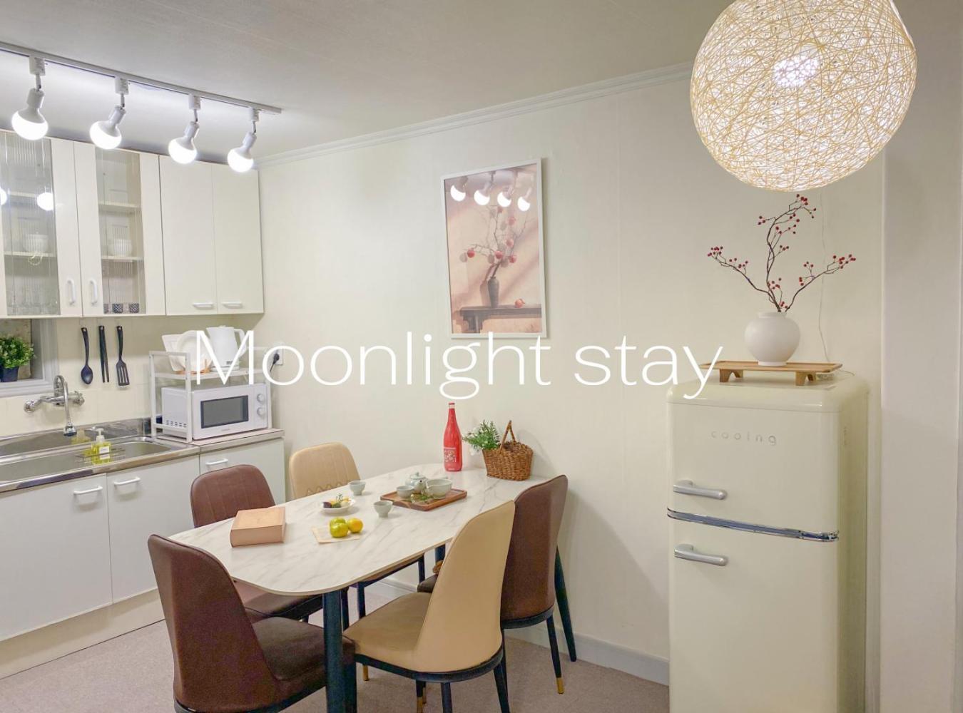 Apartment Moonlight