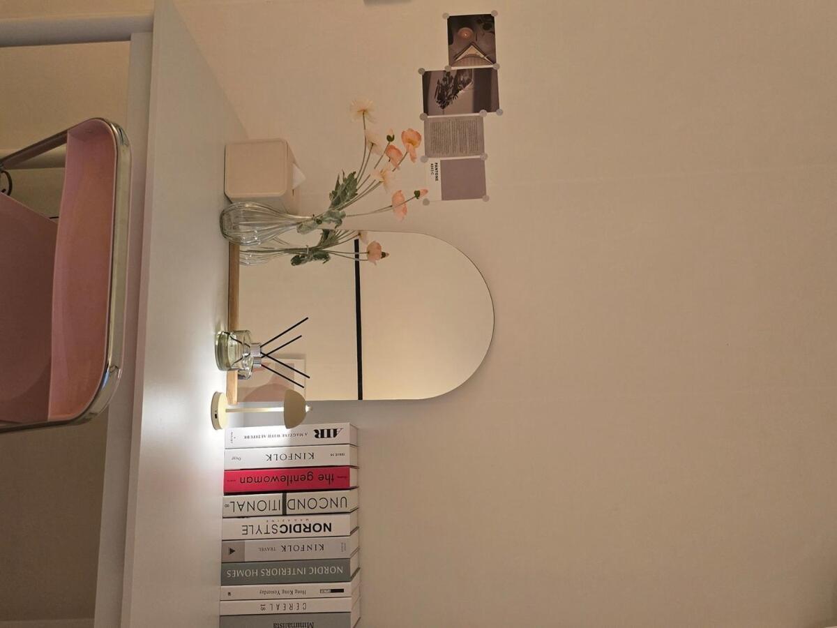# Itaewon 10 Minutes On Foot # Hangangjin Station 3 Minutes # Hannam Hot Place # Private 3 Person Single 2 Apartment