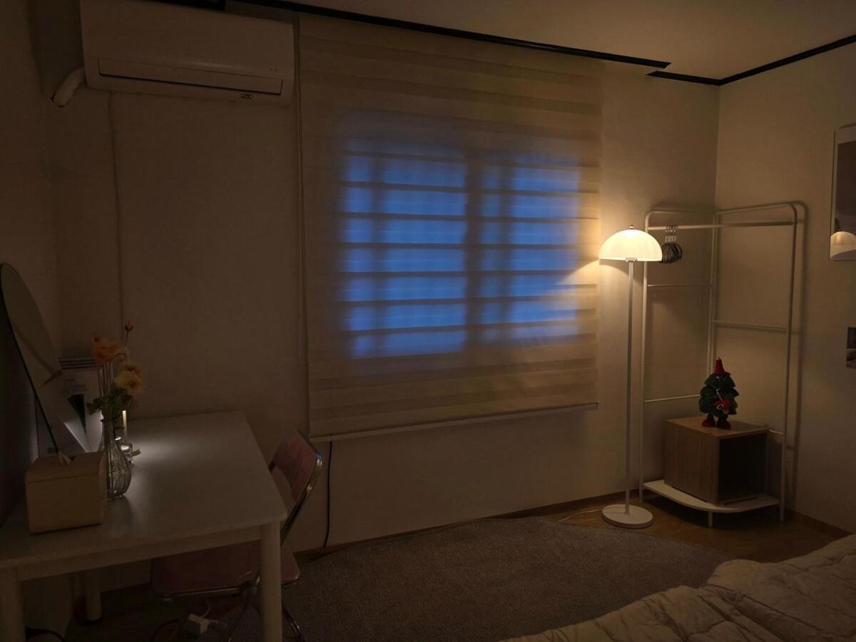 # Itaewon 10 Minutes On Foot # Hangangjin Station 3 Minutes # Hannam Hot Place # Private 3 Person Single 2 Apartment *