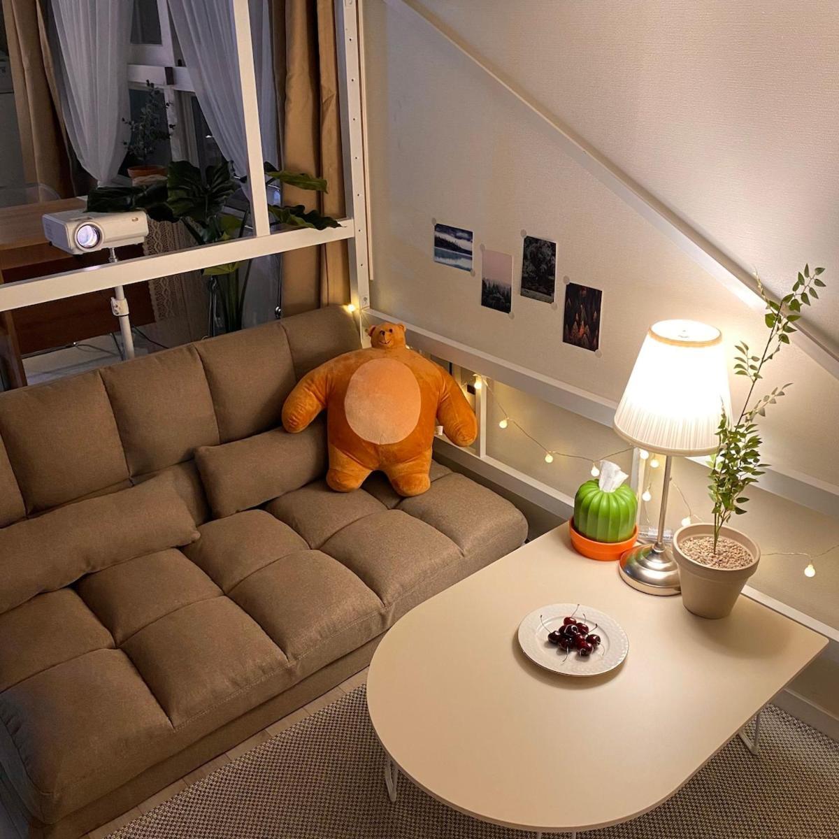 # Yeouido 10 Minutes # Yeongdeungpo Market Station 1 Minute # Urban Forest Speed Sensibility # Long Apartment