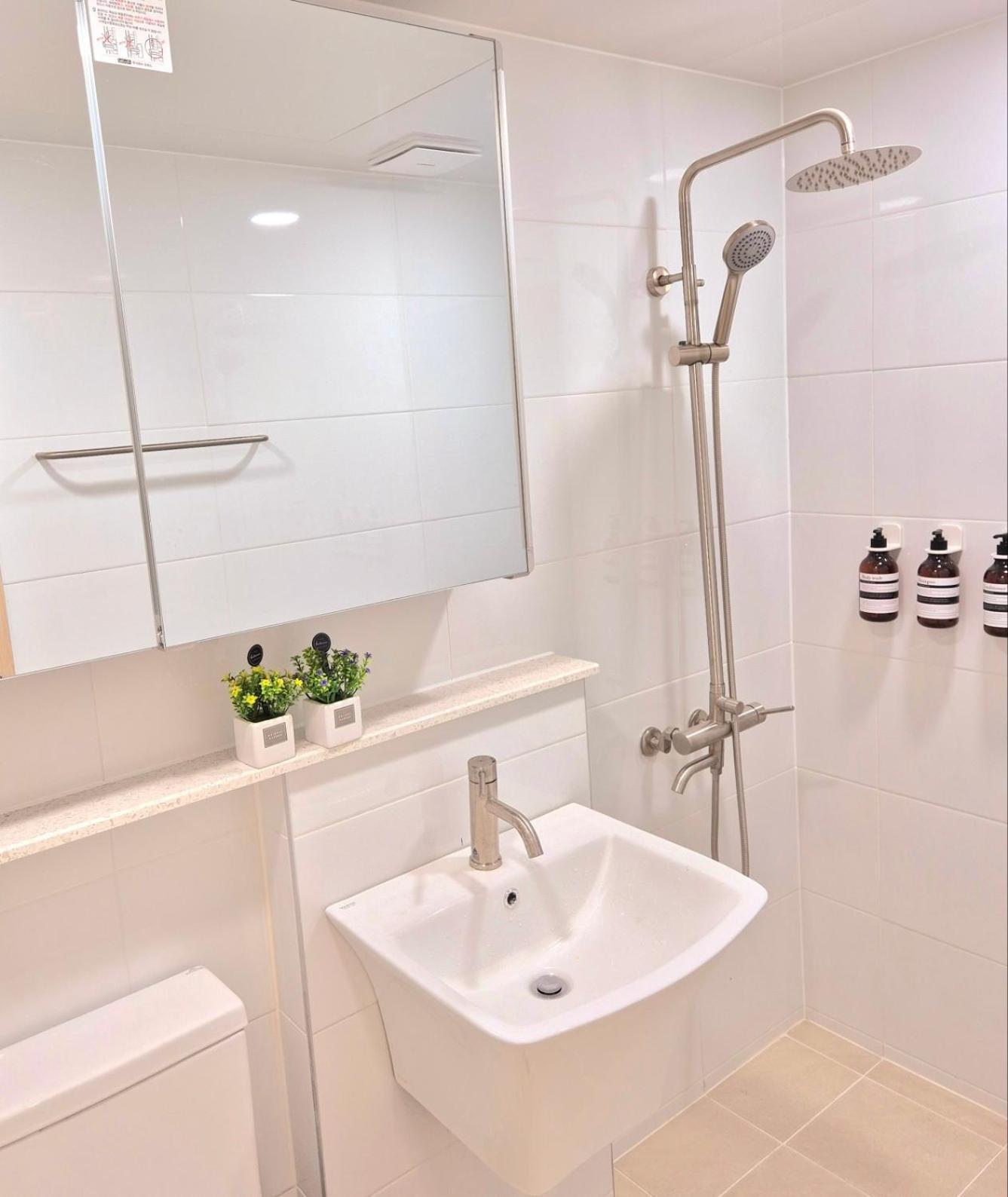 Urban Corner New Building 2 Rooms, 1 Living Room, 1 Kitchen # Seokchon Cherry Blossom # Lotte World # Kspo