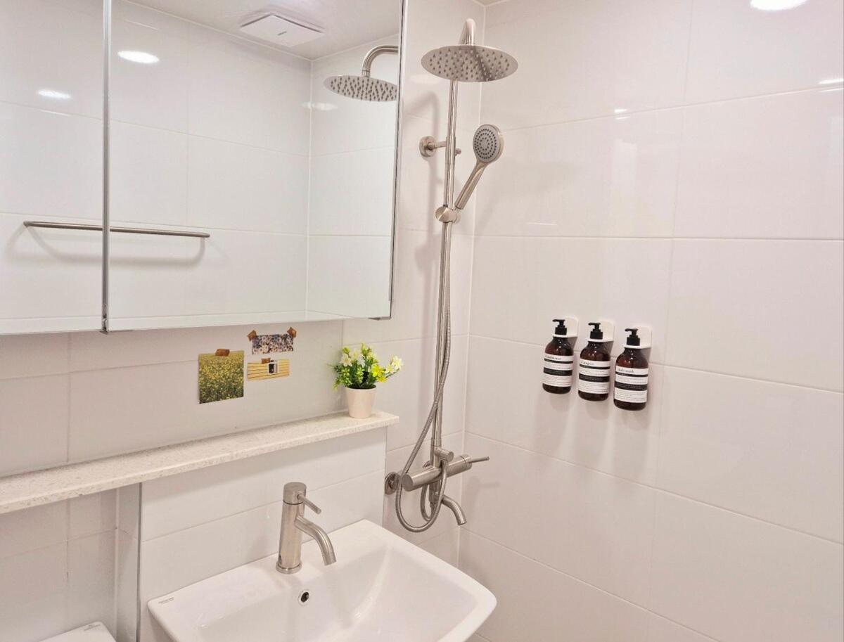 Villa Urban Corner New Building 2 Rooms, 1 Living Room, 1 Kitchen # Seokchon Cherry Blossom # Lotte World # Kspo Seoul