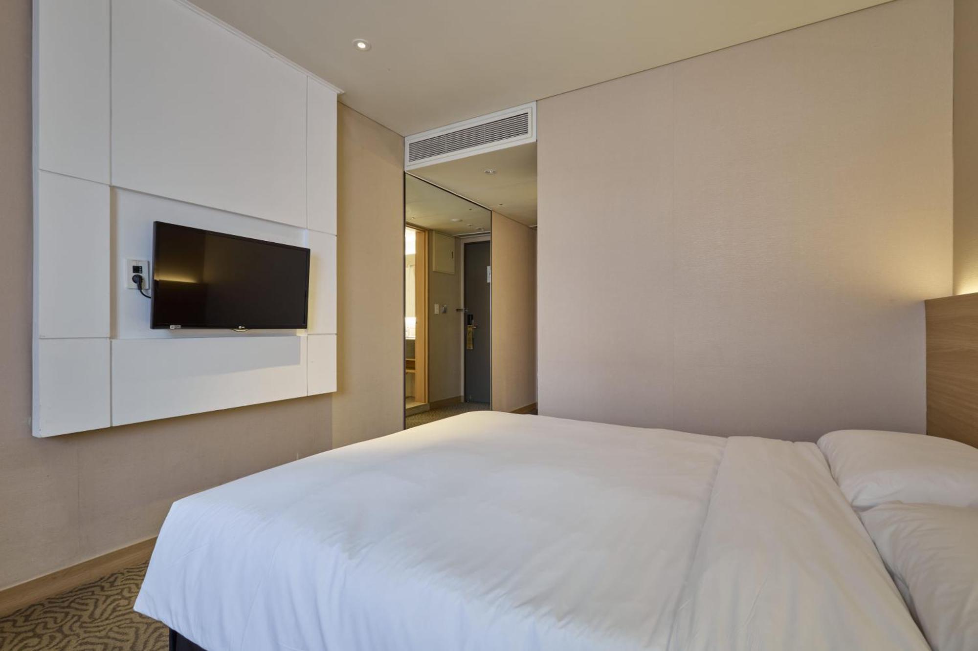 Summit Dongdaemun 3*