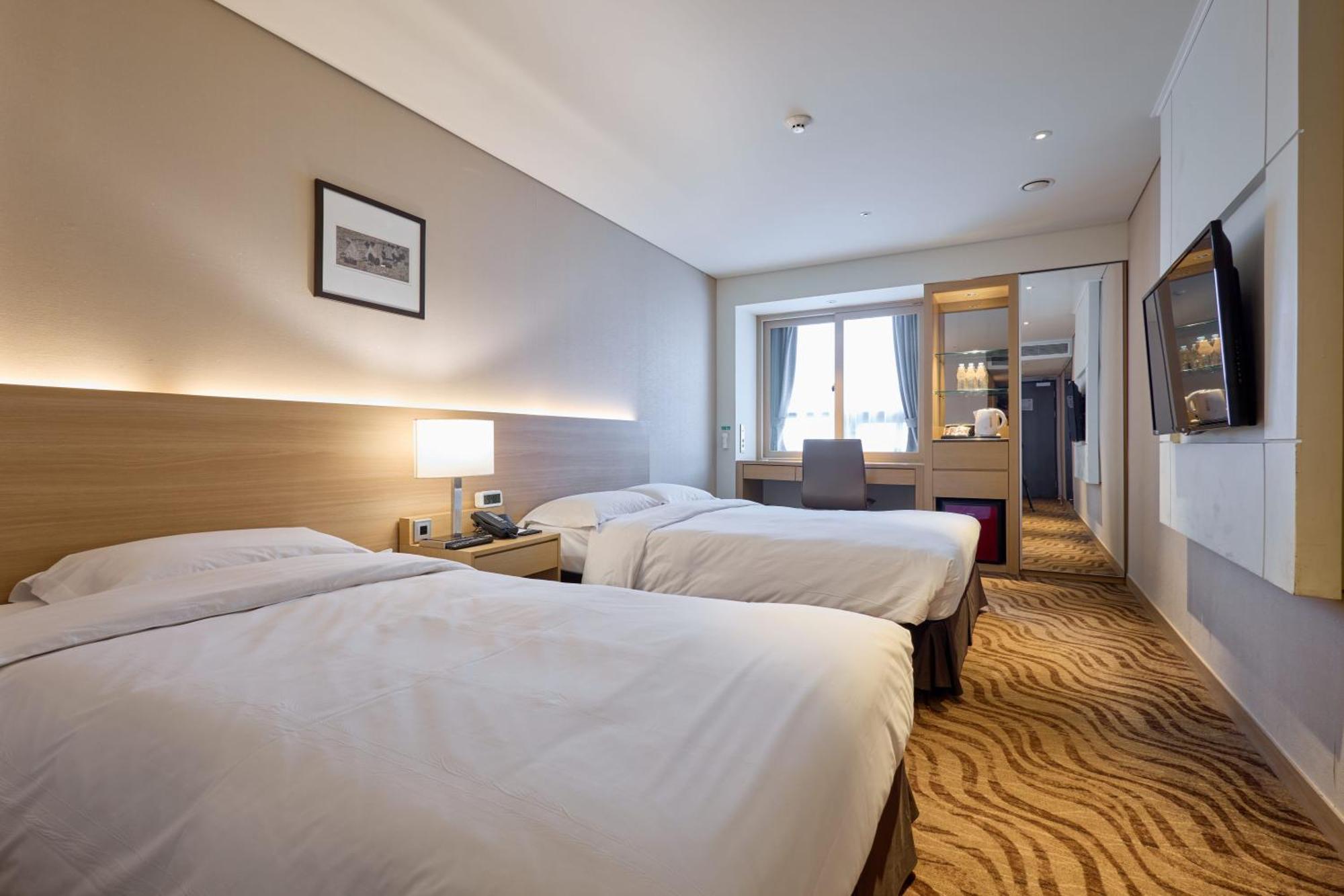 Hotel Summit Dongdaemun 3*