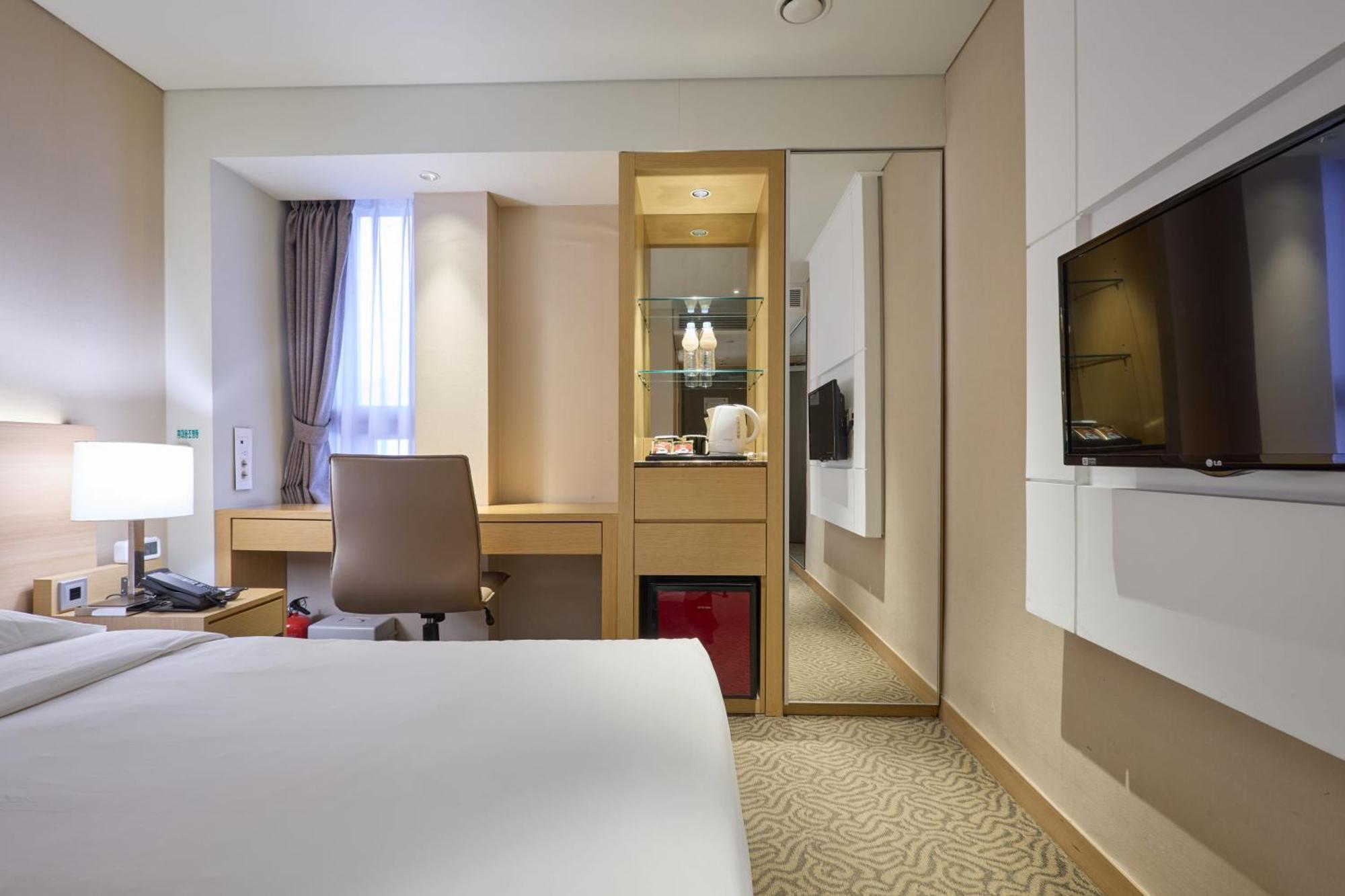 Hotel Summit Dongdaemun 3*
