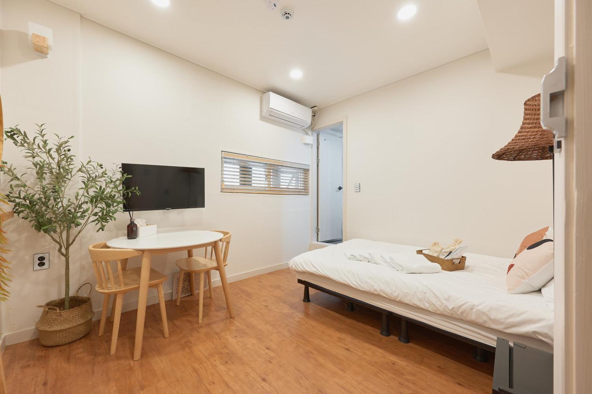Dawoo House 2 In Hongdae Guest house Seoul