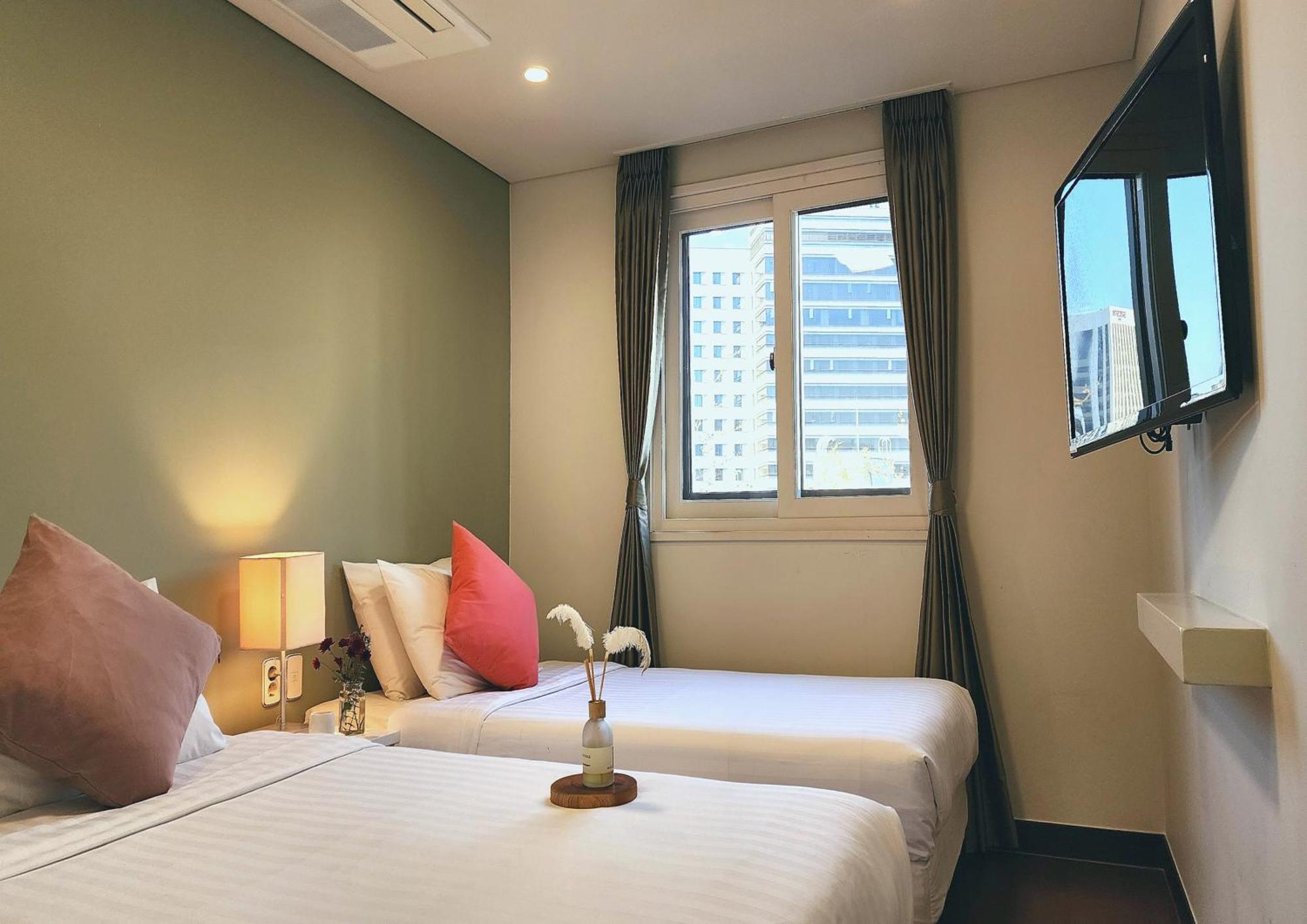 N Fourseason Hotel *