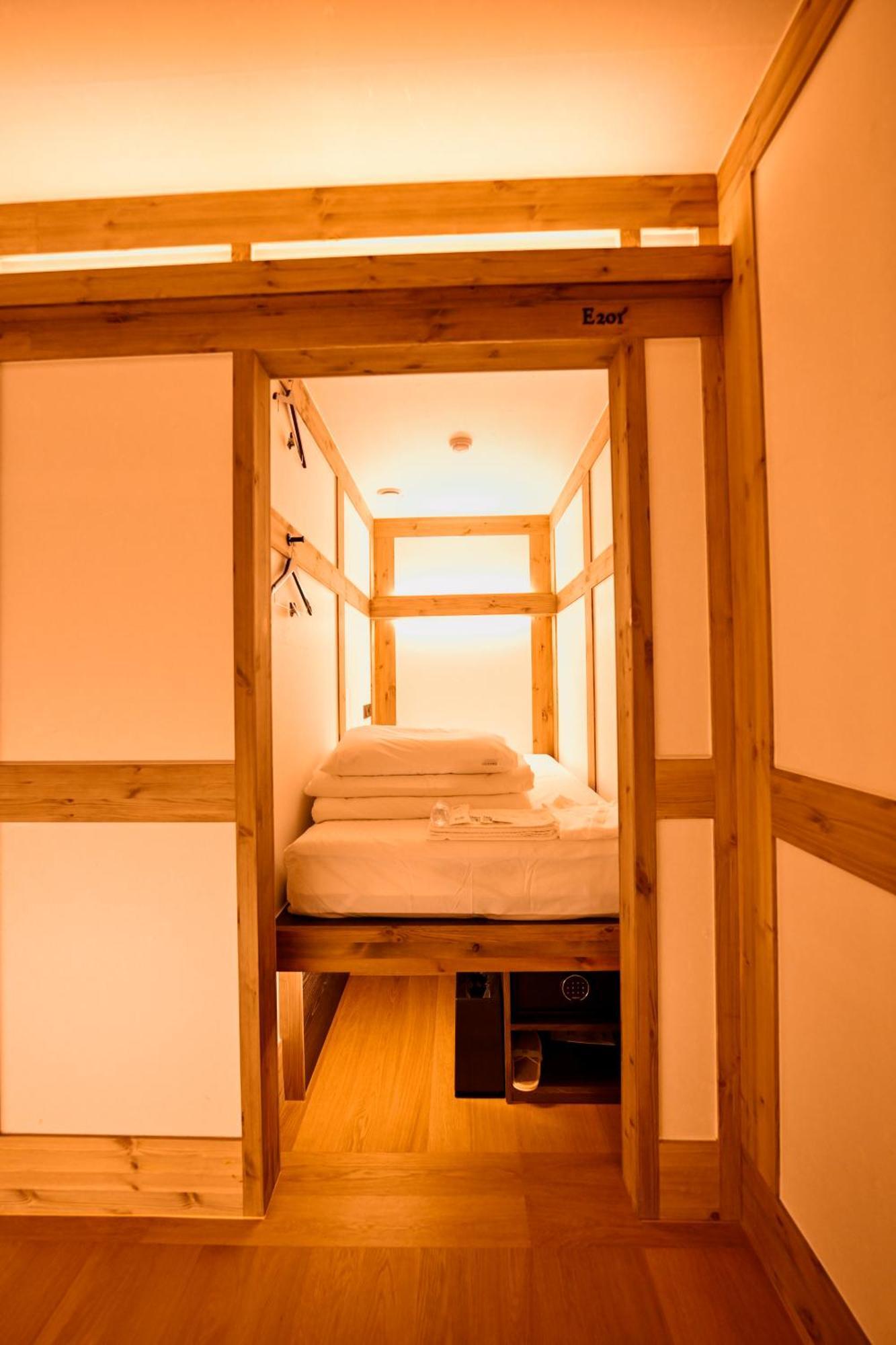 Hanok Daam *