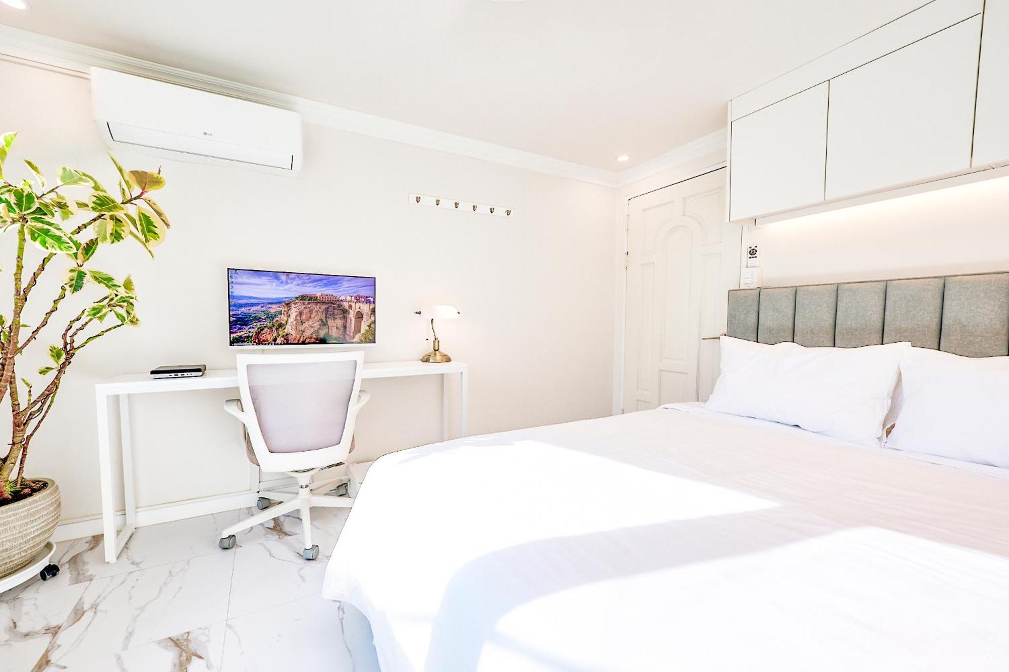 Ht Tailored Service Urban Retreat Gym And Garden Holiday home *