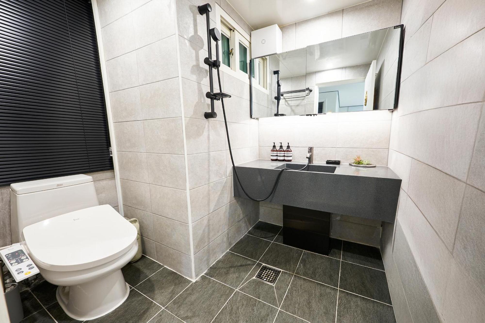 Holiday home Ht Tailored Service Urban Retreat Gym And Garden *
