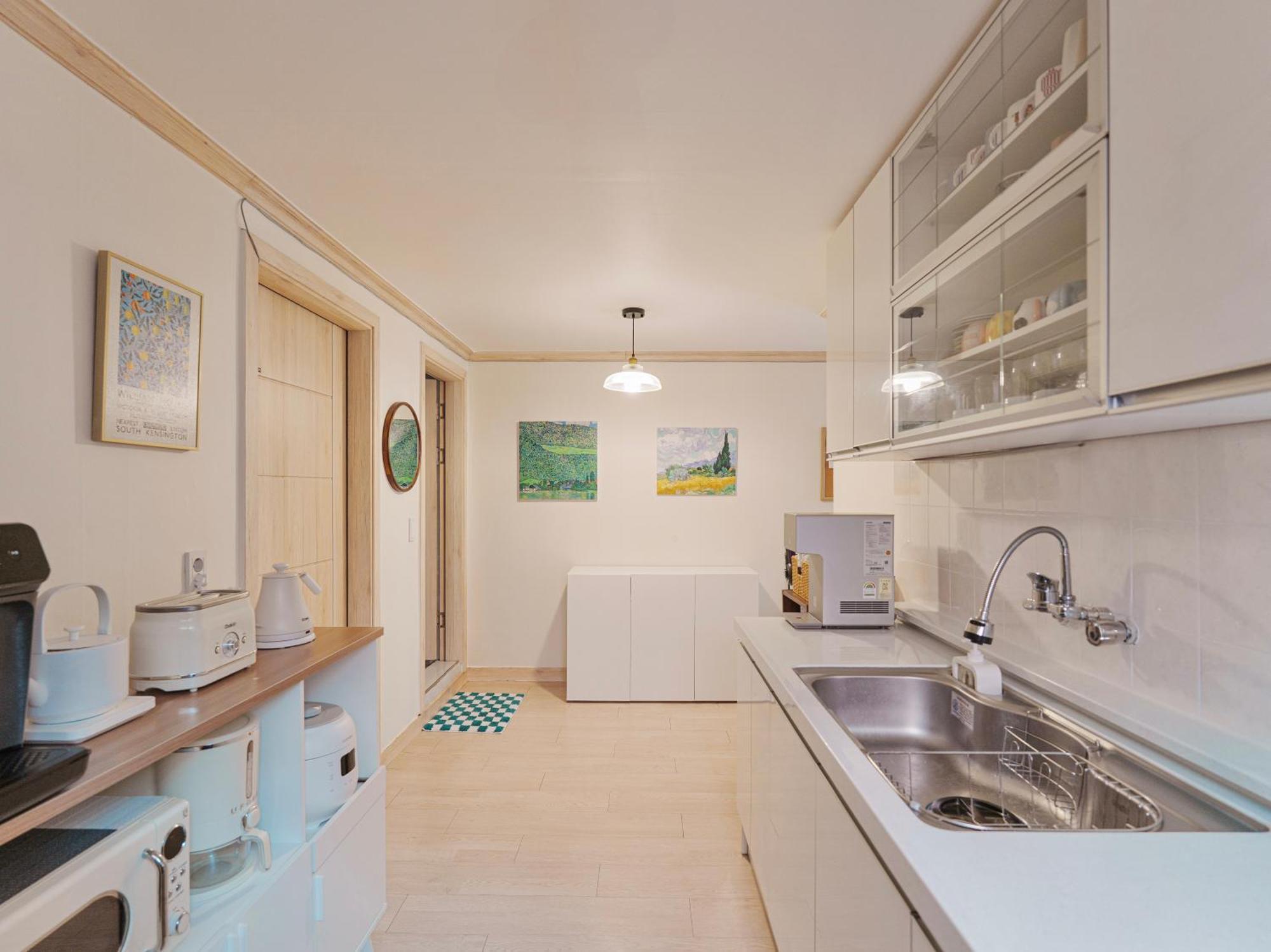 Maru House *