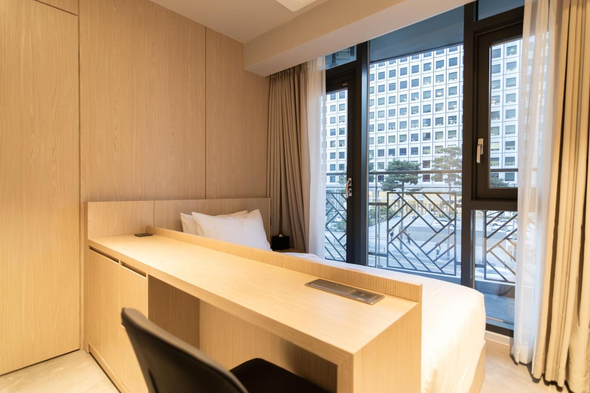 Homes Red Myeongdong Hotel 4*