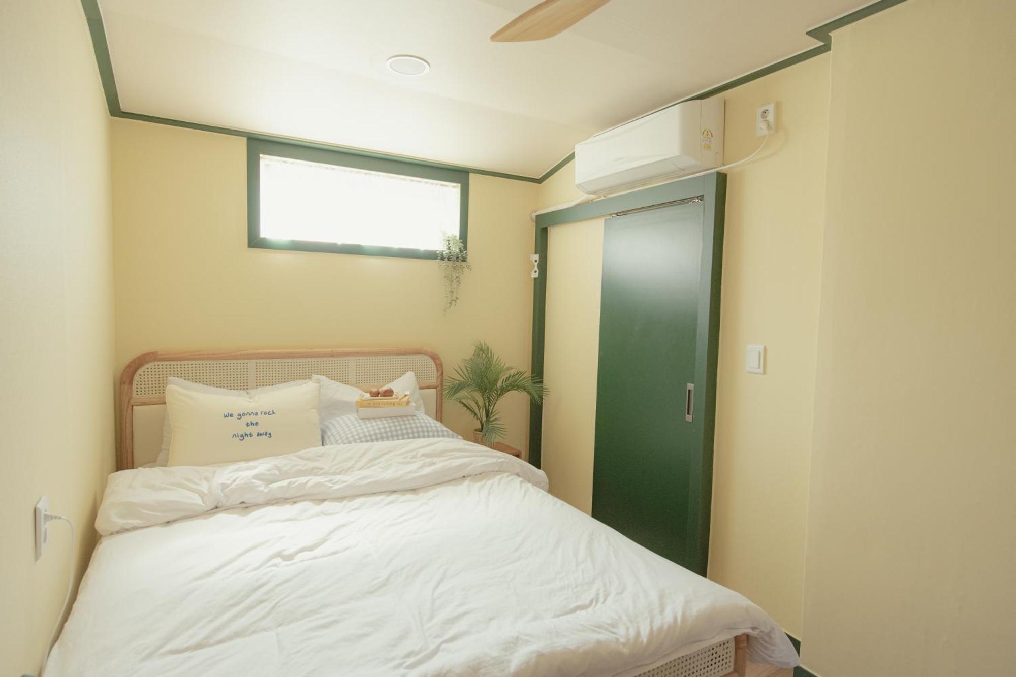 Romantic Rooftop-house Seoul
