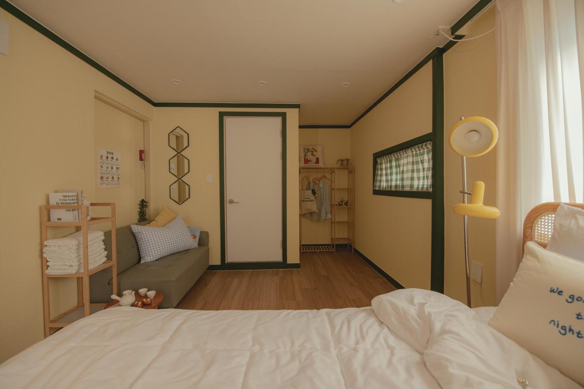 Apartment Romantic Rooftop-house Seoul