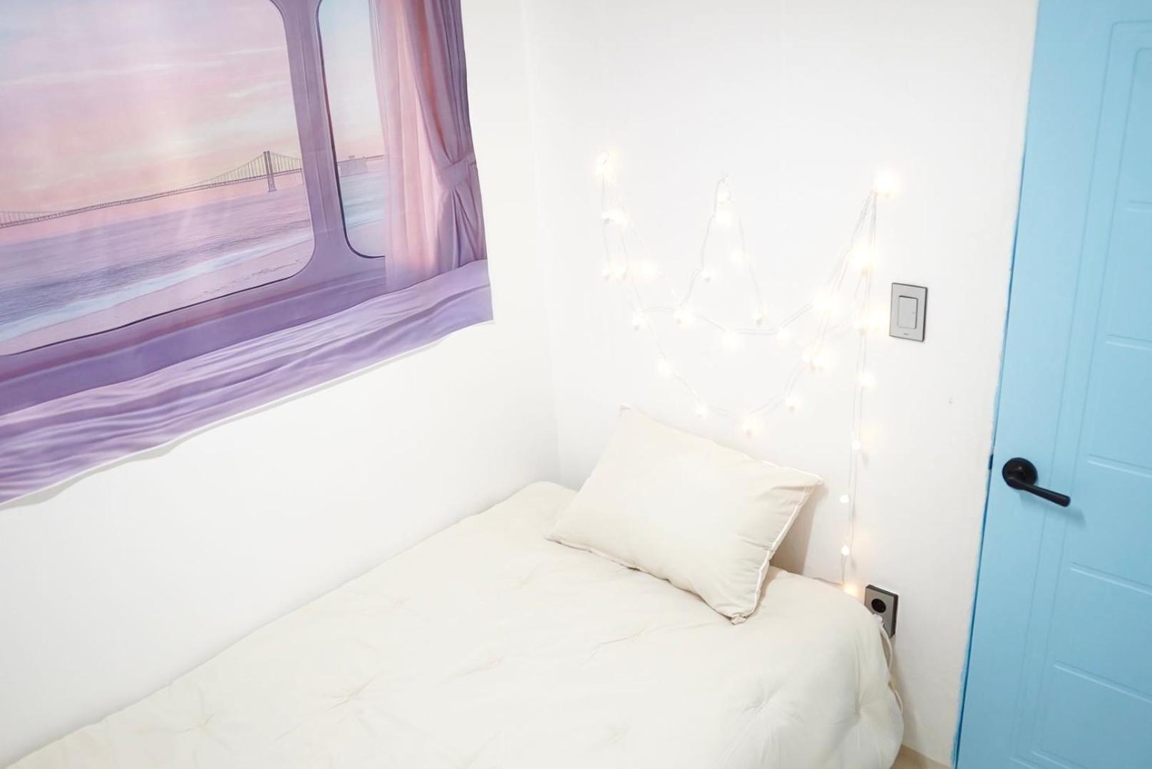 Apartment Hongdae 10min, Location *