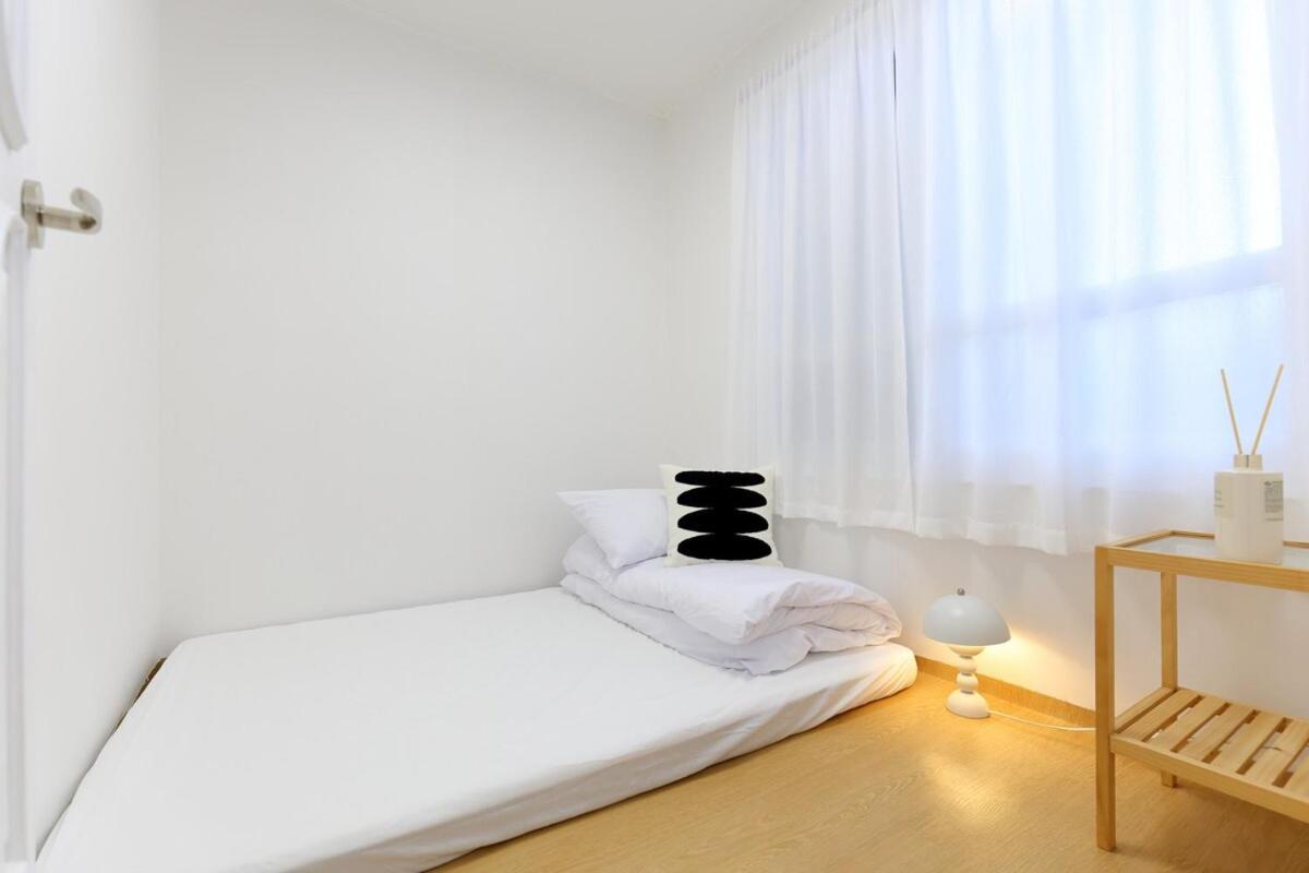 5min Hongdae, Sangsu St, Late Check Out Villa