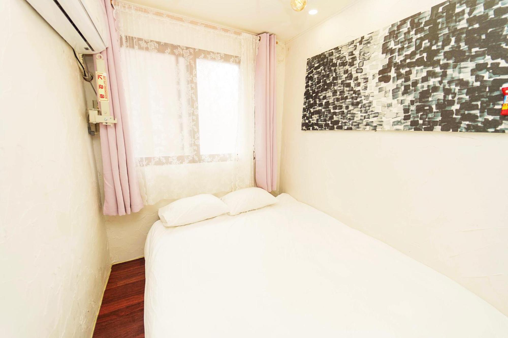 3-gu&anne House Hongdae 6room & 4bath House Seul