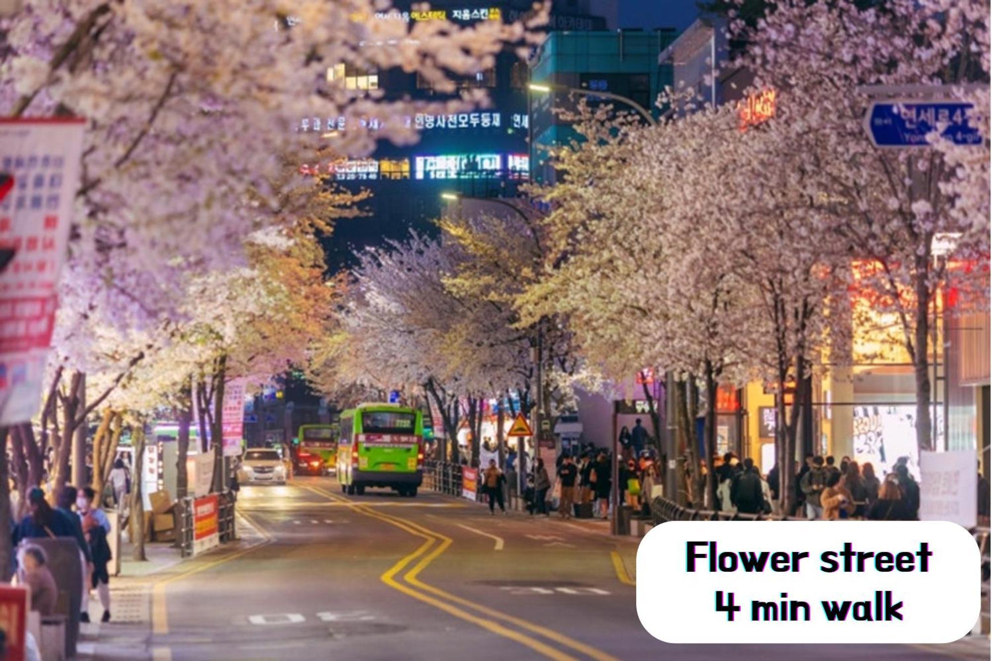 Hongdae 10min, Location