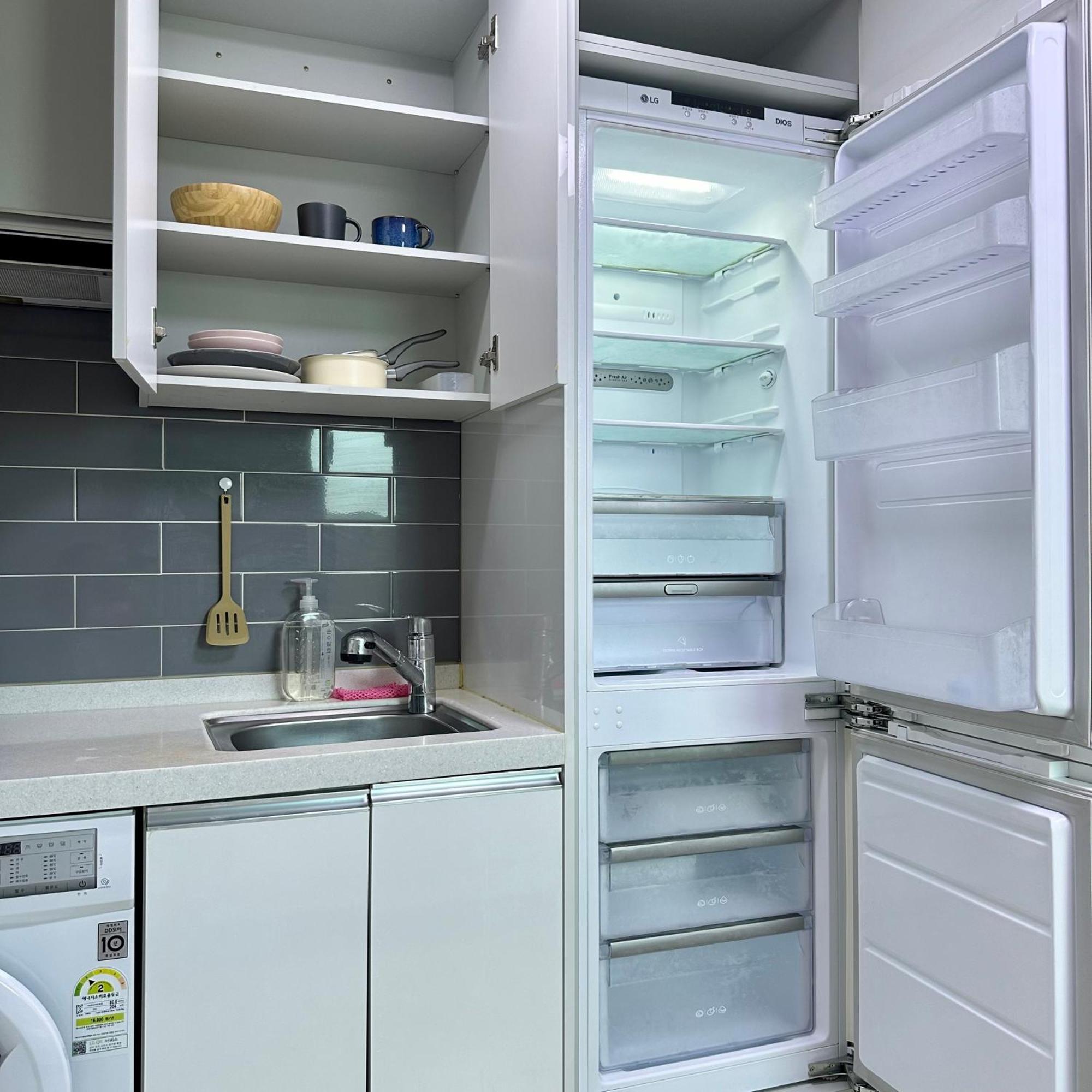 Apartment Sadang Station Double And Single