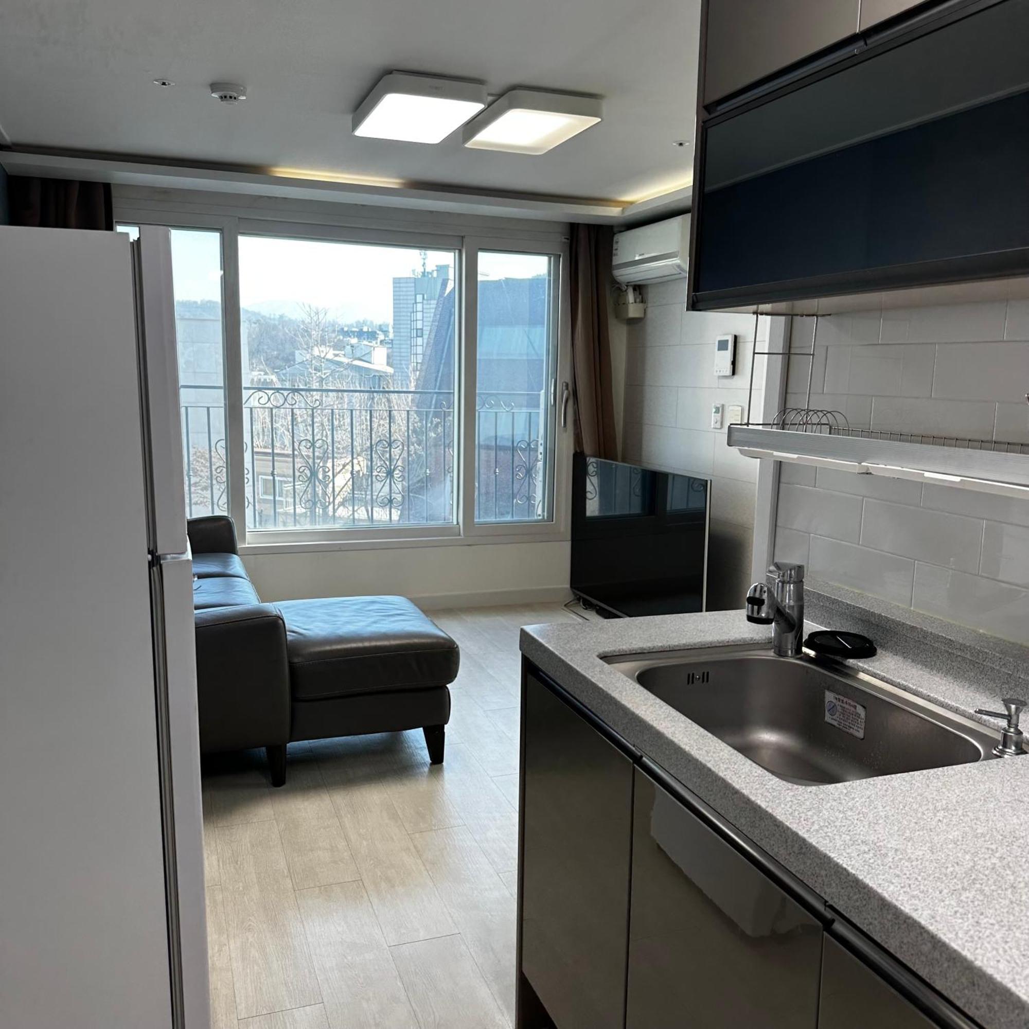 Apartment Sadang Station Double And Single