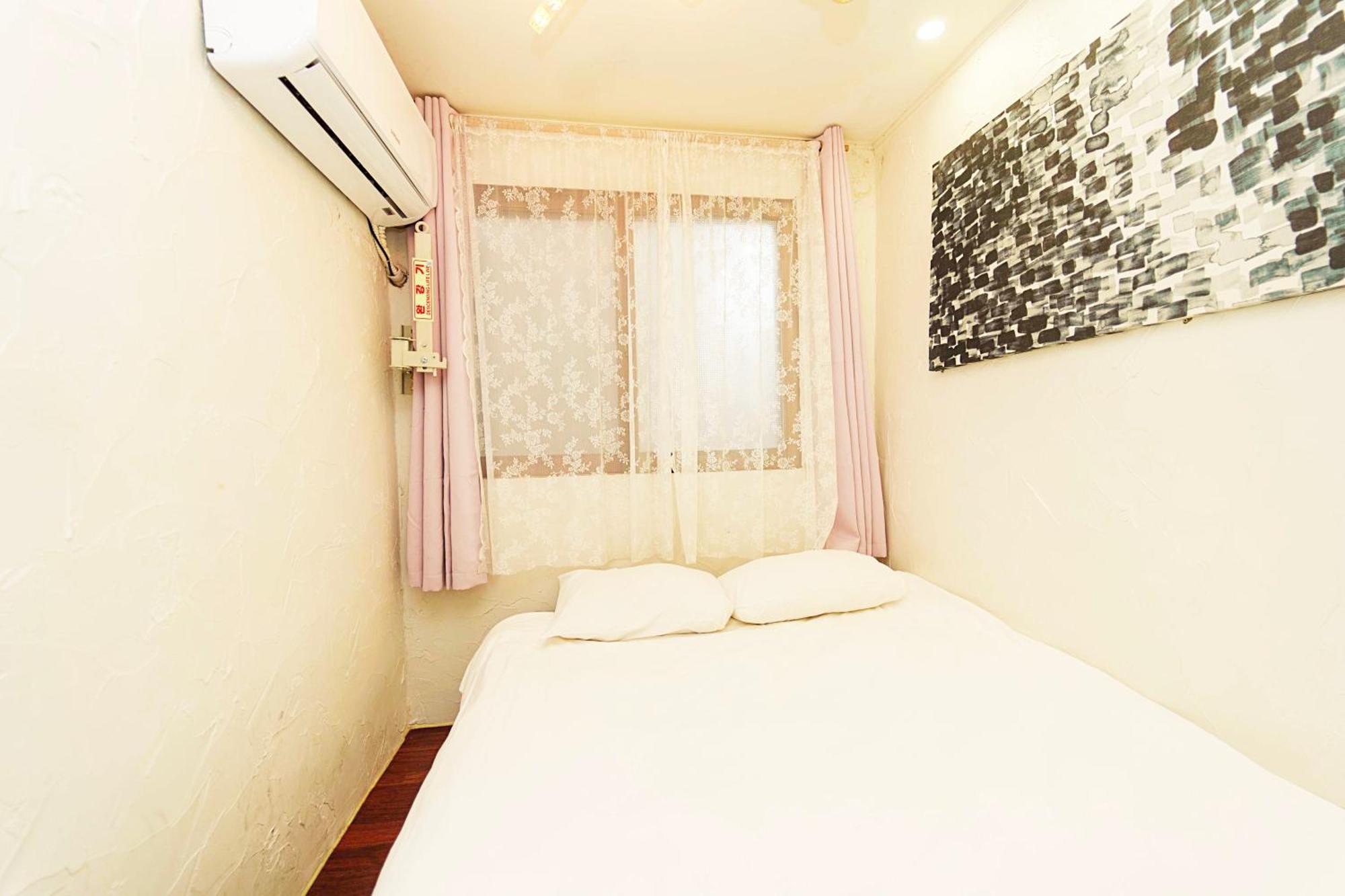 3-gu&anne House Hongdae 6room & 4bath House *