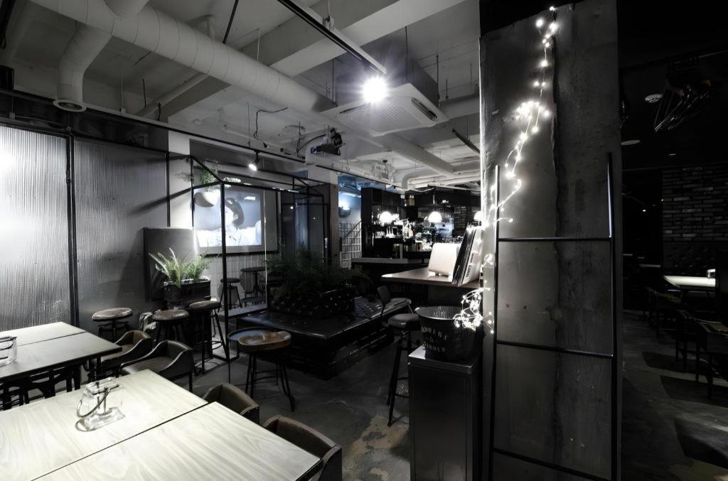 Mmmio Ii Design Myeongdong Motel