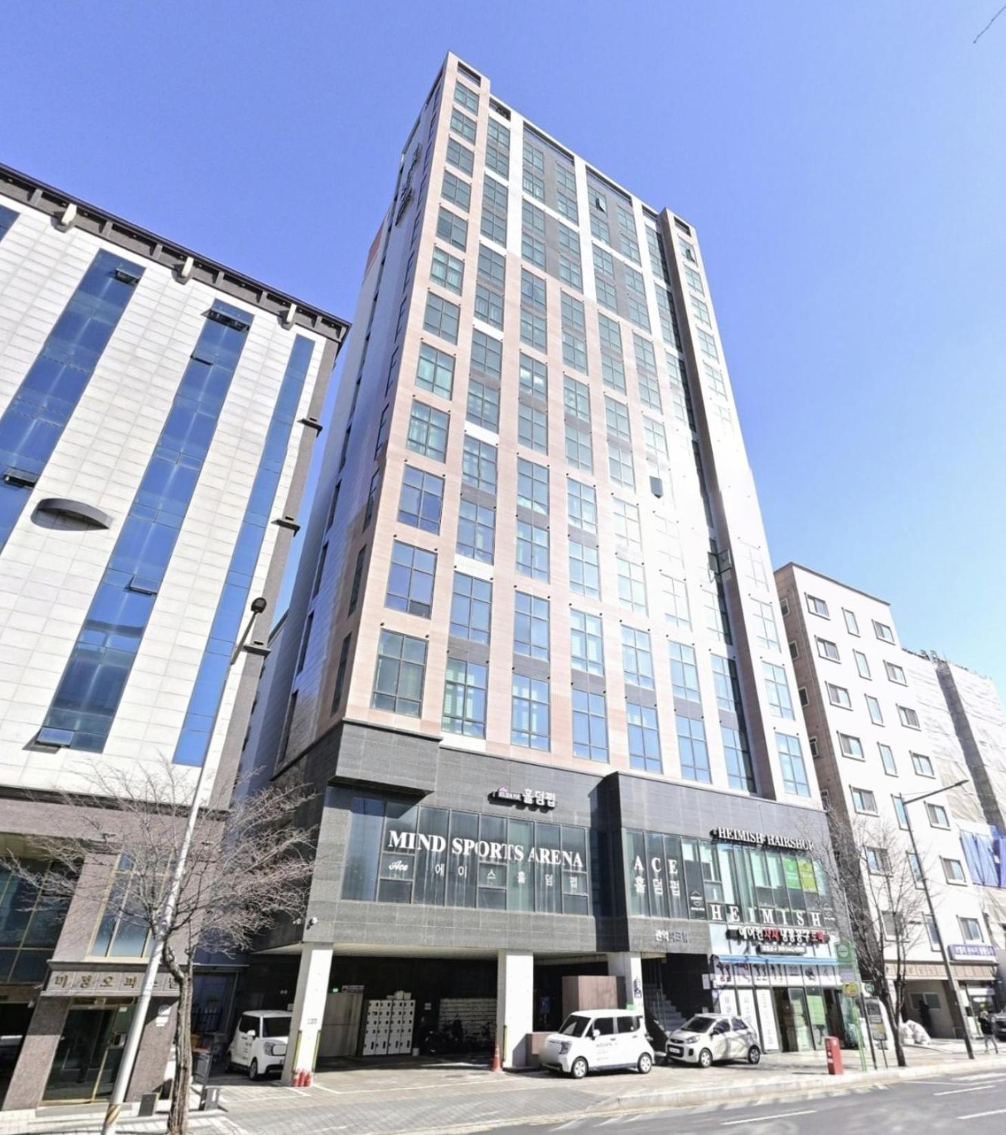 Sillim Sindaebang Station Gocheok Sky Dome Lovely House Seoul