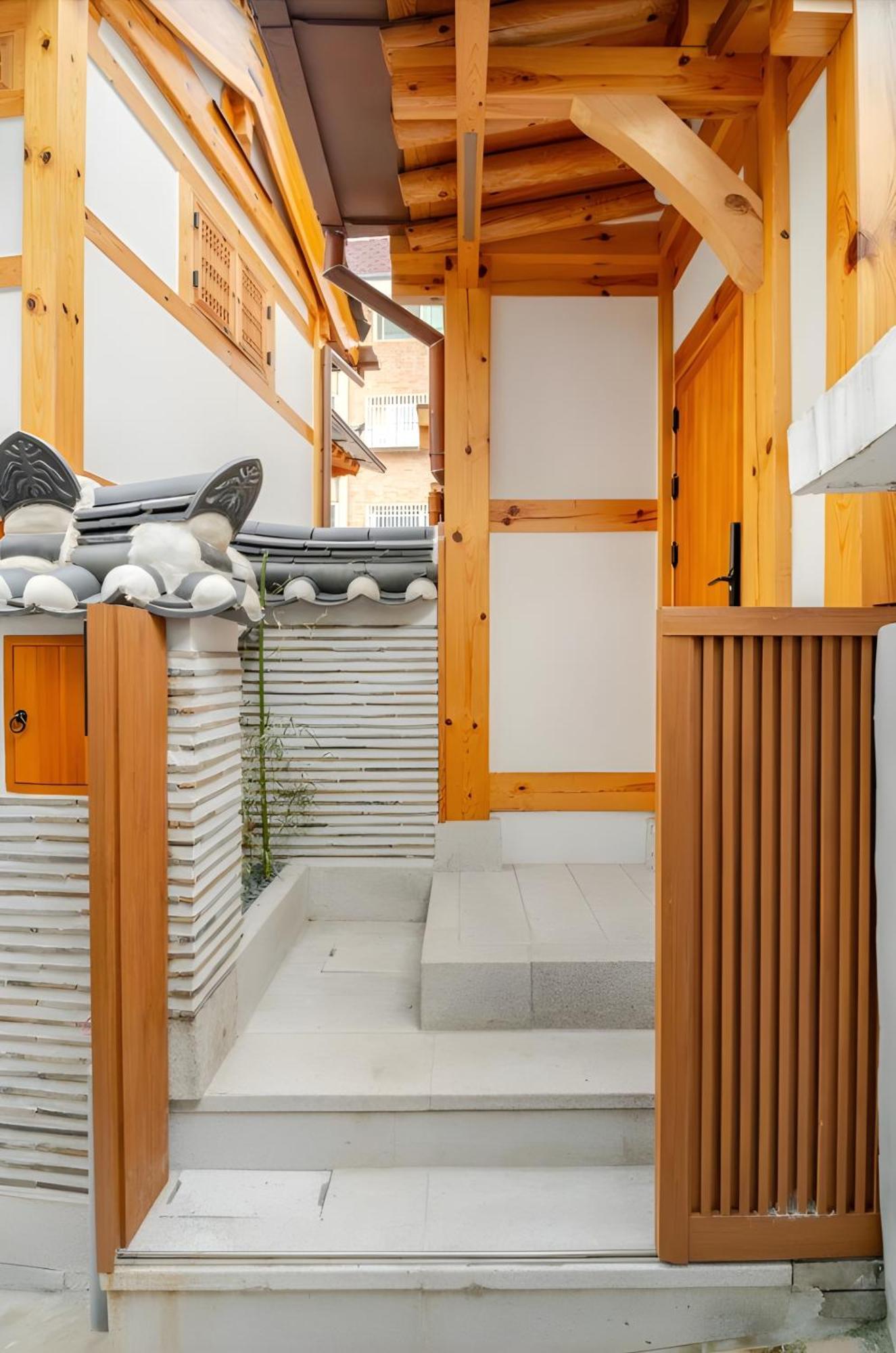 Villa Numaru Two Exclusive Entire Hanoks In Seochon *