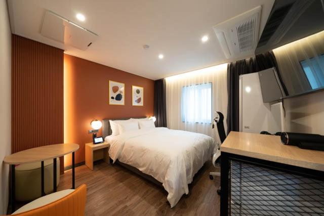 Browndot Hwagok Hotel