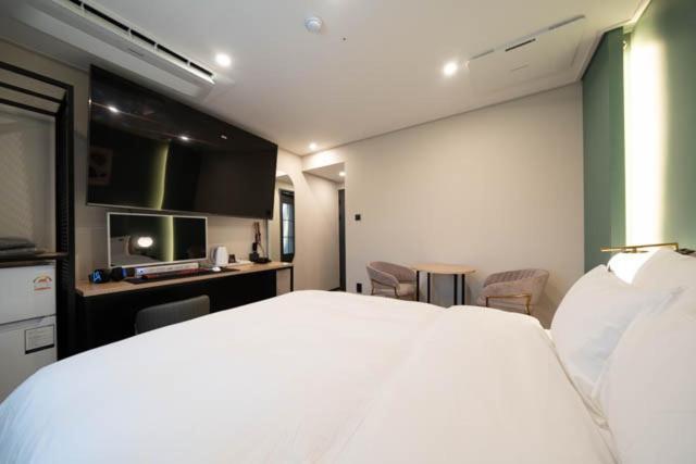 Browndot Hwagok * Seoul