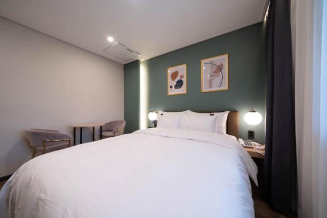 Browndot Hwagok Hotel