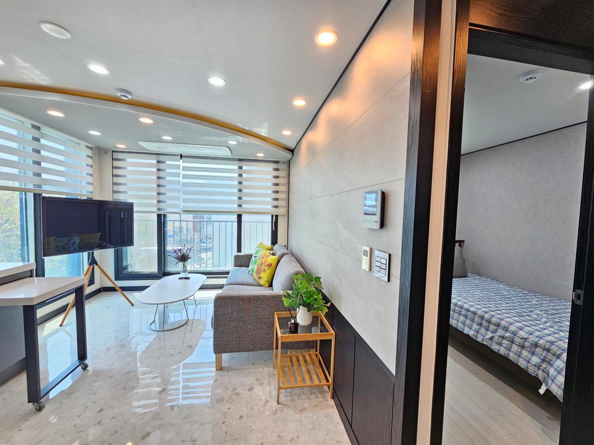 Hwagok Station - Two Room, Sunshine Pangsapuri *
