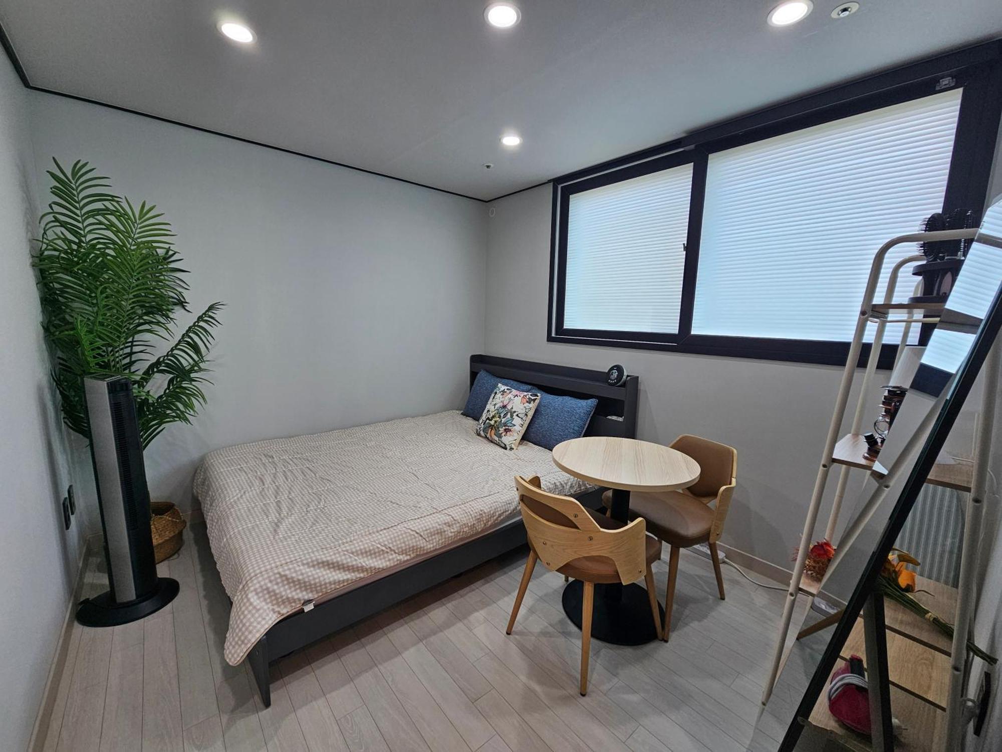 Hwagok Station - Two Room, Sunshine Seoul