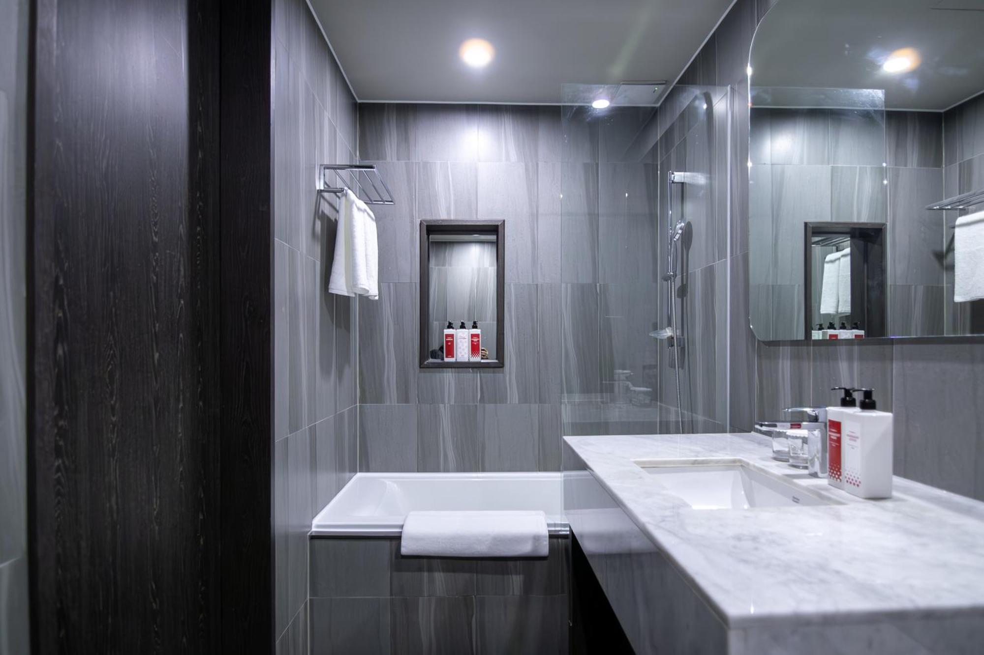 Homes Red Myeongdong