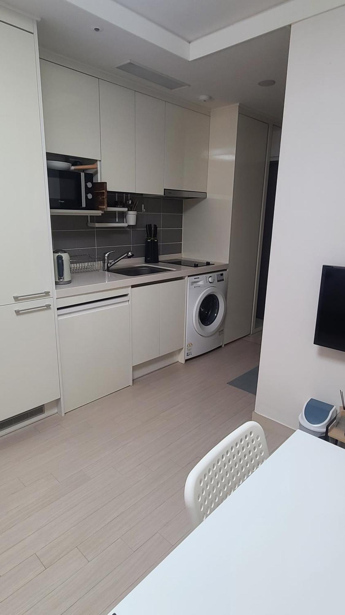 Apartment Shinnonhyeon House *