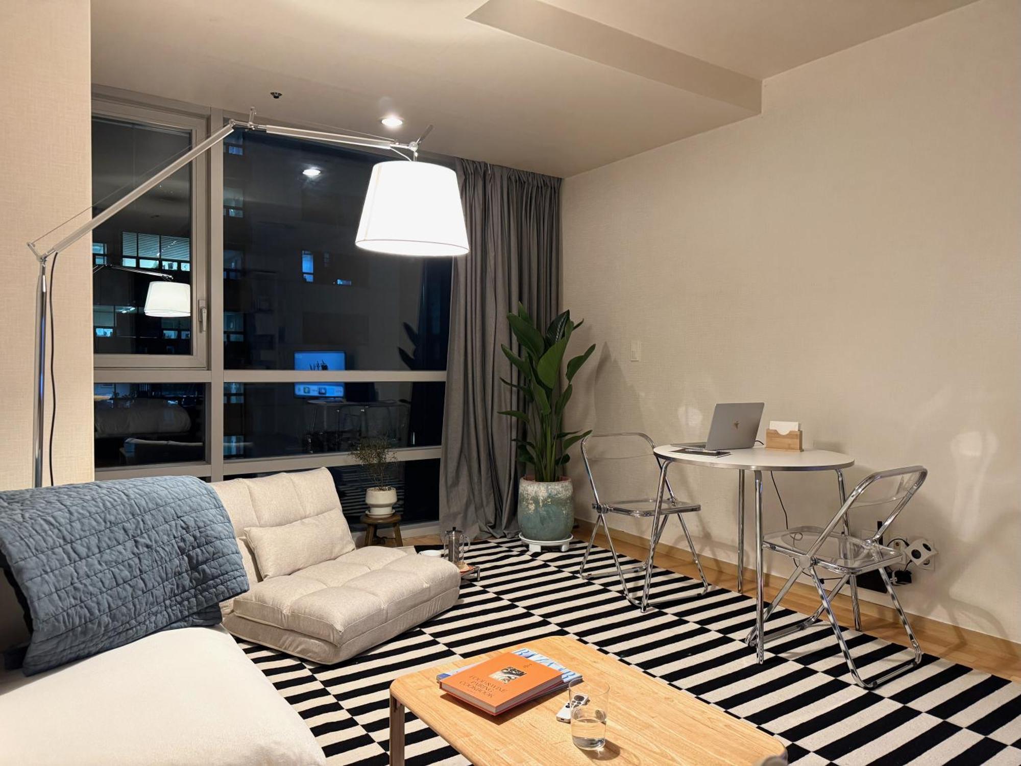 Apartment Gangnam Highrise 3 Min To Gangnam Station