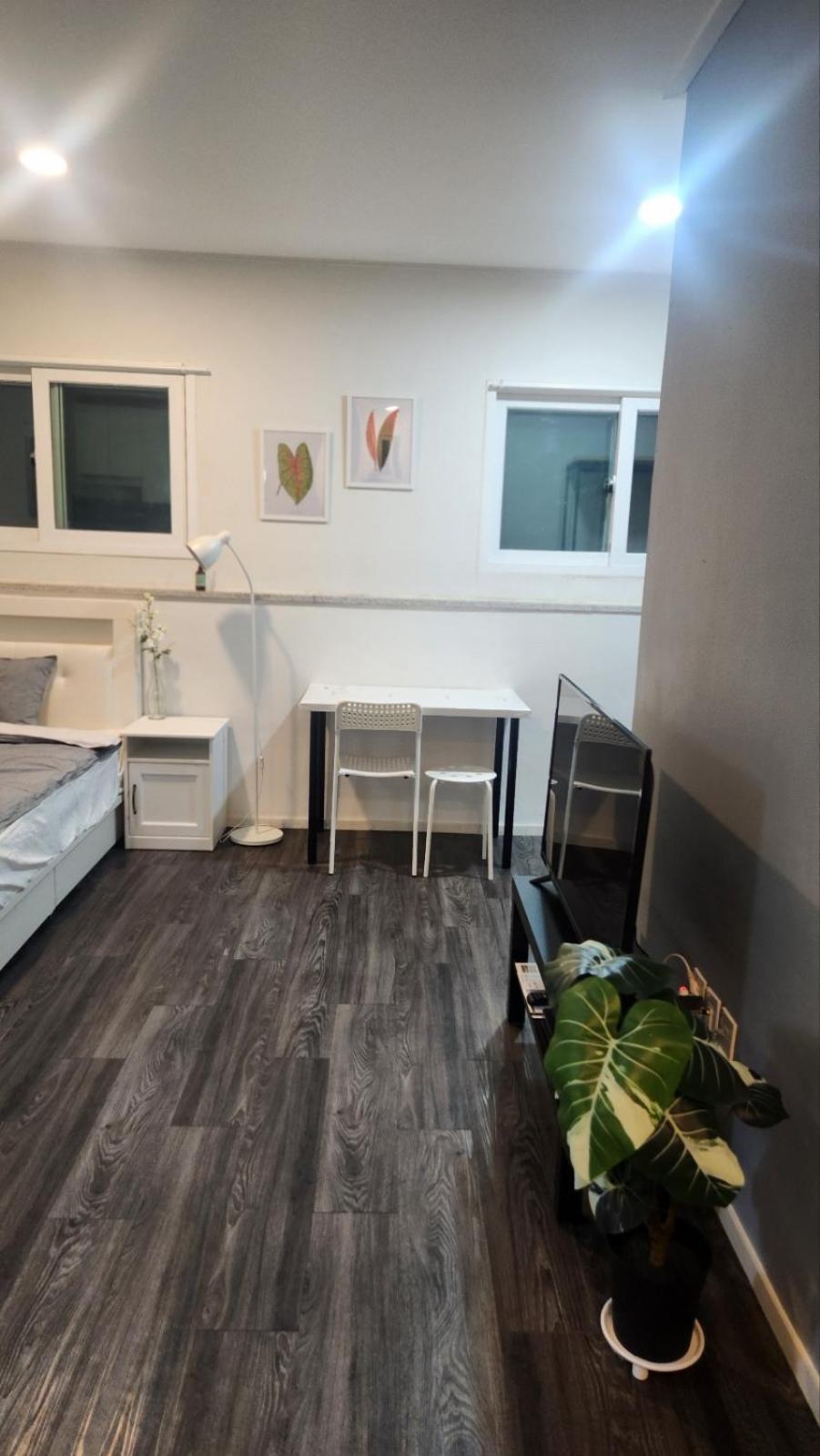 Anam Apartment *