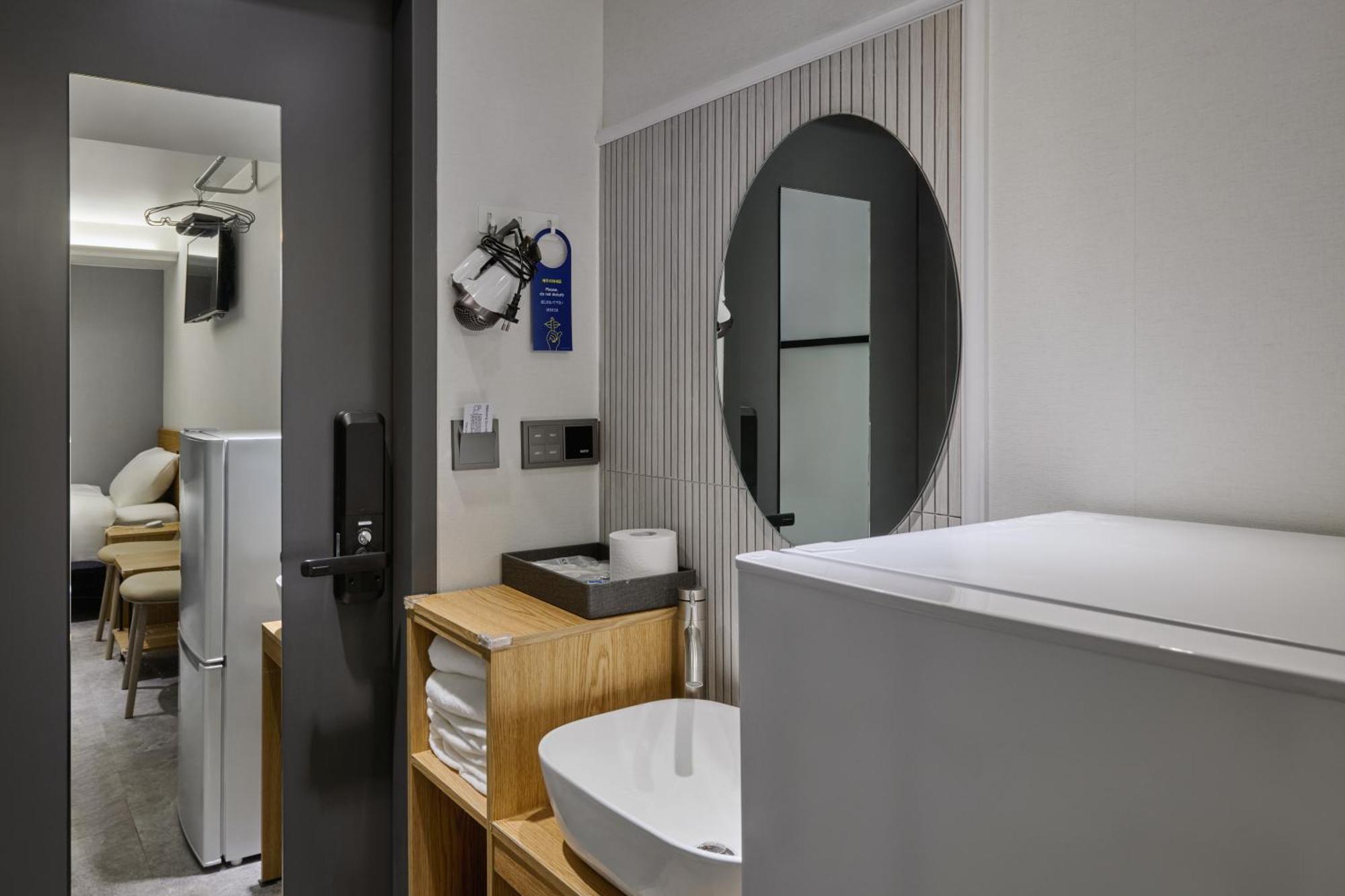 L Hotel