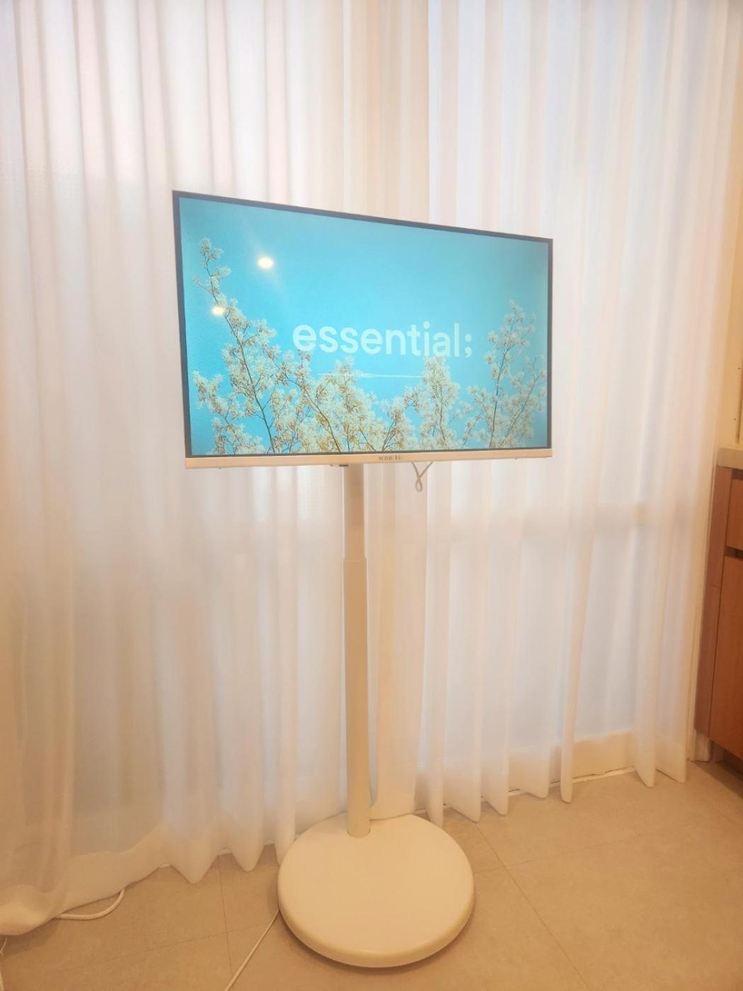 5-minute Walk From Hongdae Station, Hotel-style Bedding, 2 Rooms, Washer Dryer Apartamento Seul