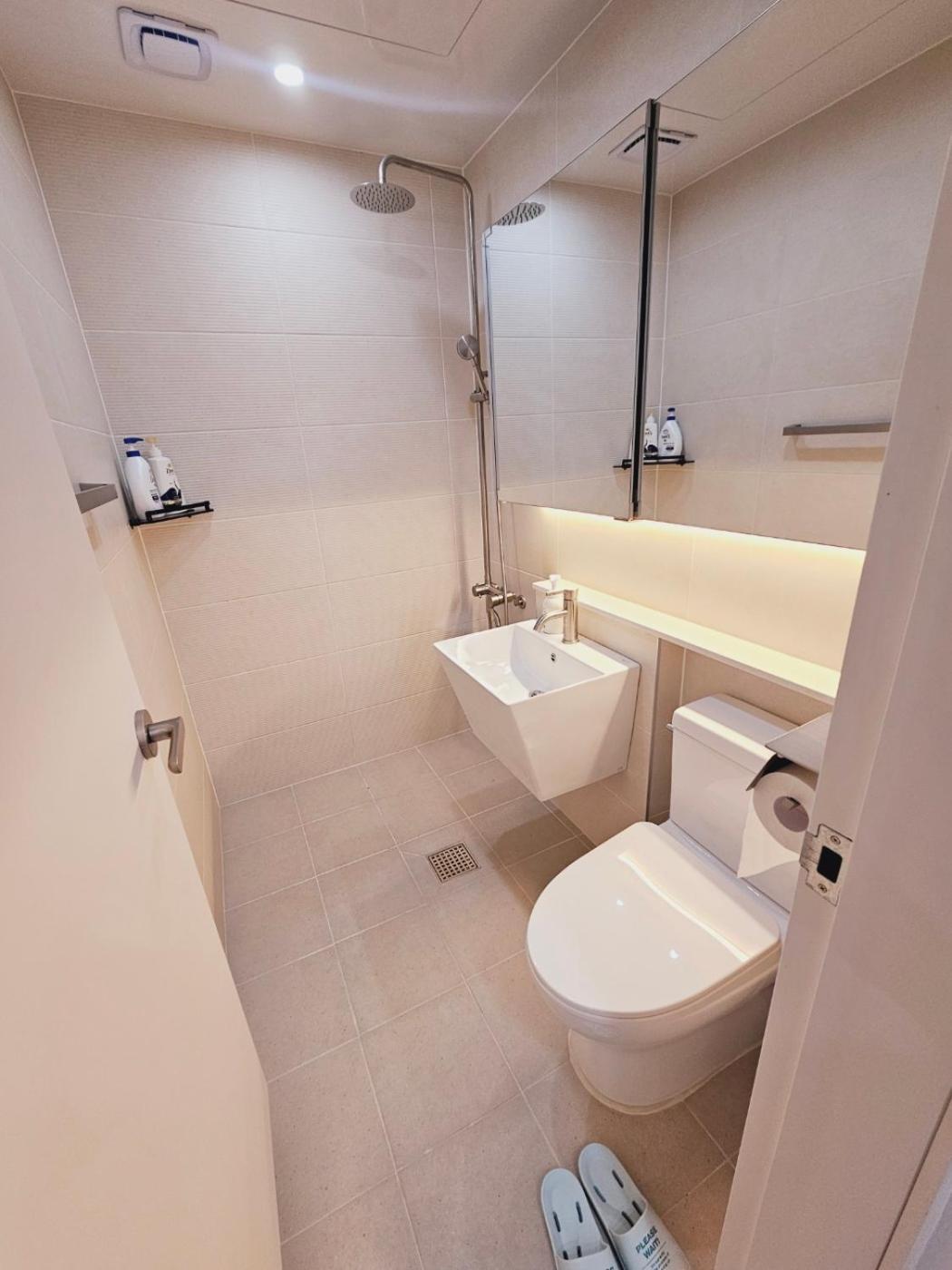 Vila Gamseong Mood House With Full Options, Two Rooms, Near Kkachisan Double Station *